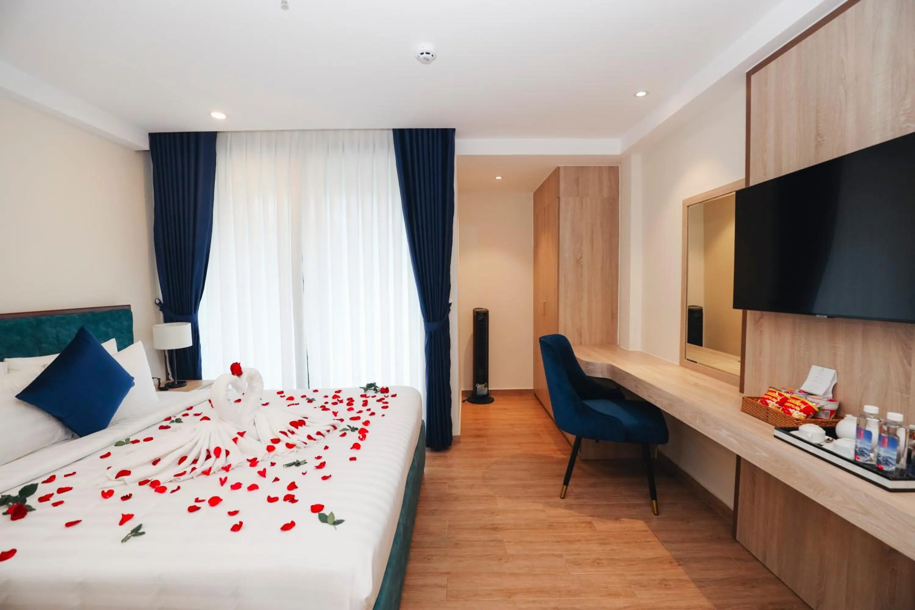 Photo of the whole room, Bed in SANDALS FLORA HOTEL