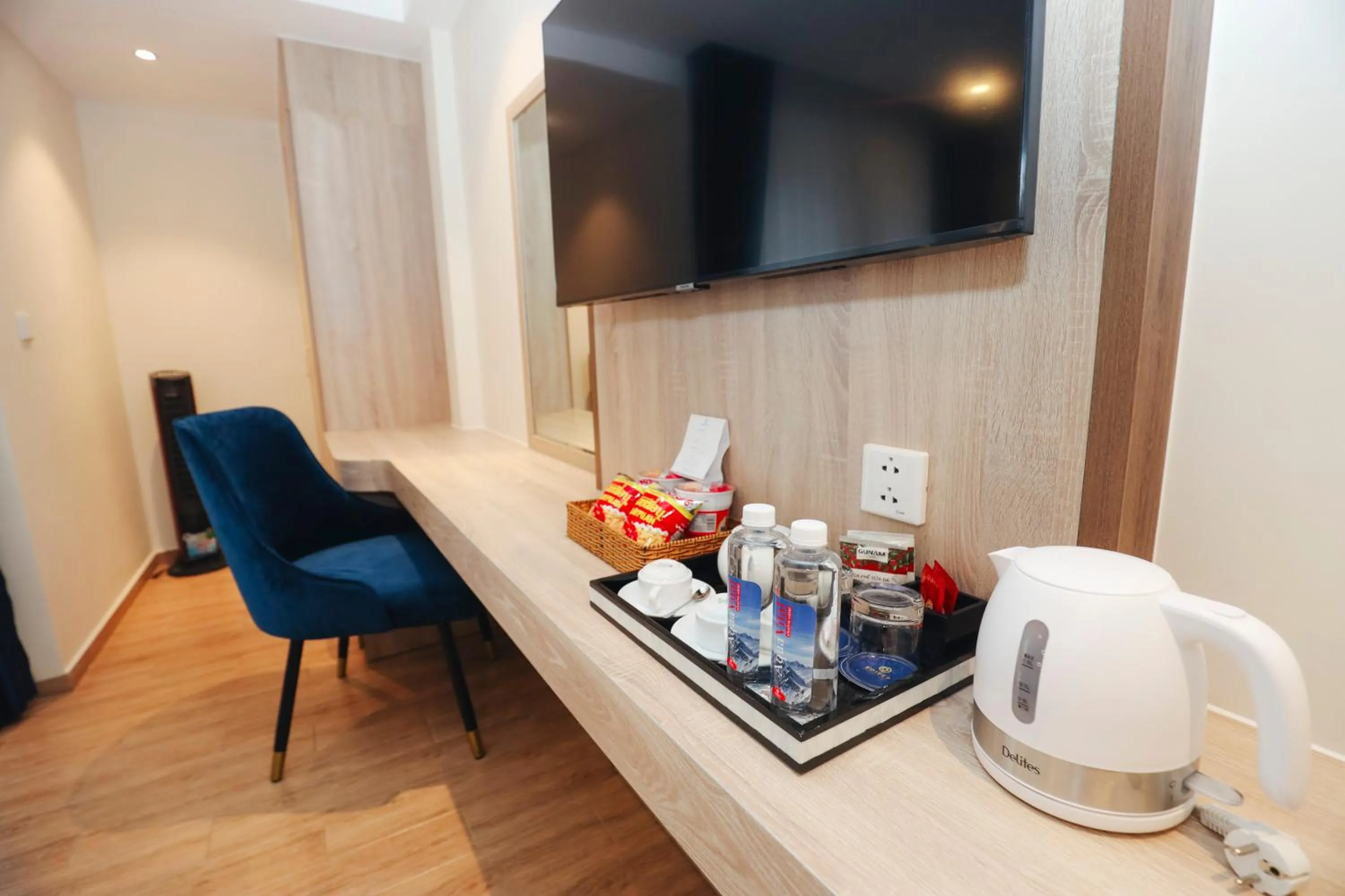 Communal lounge/ TV room in SANDALS FLORA HOTEL