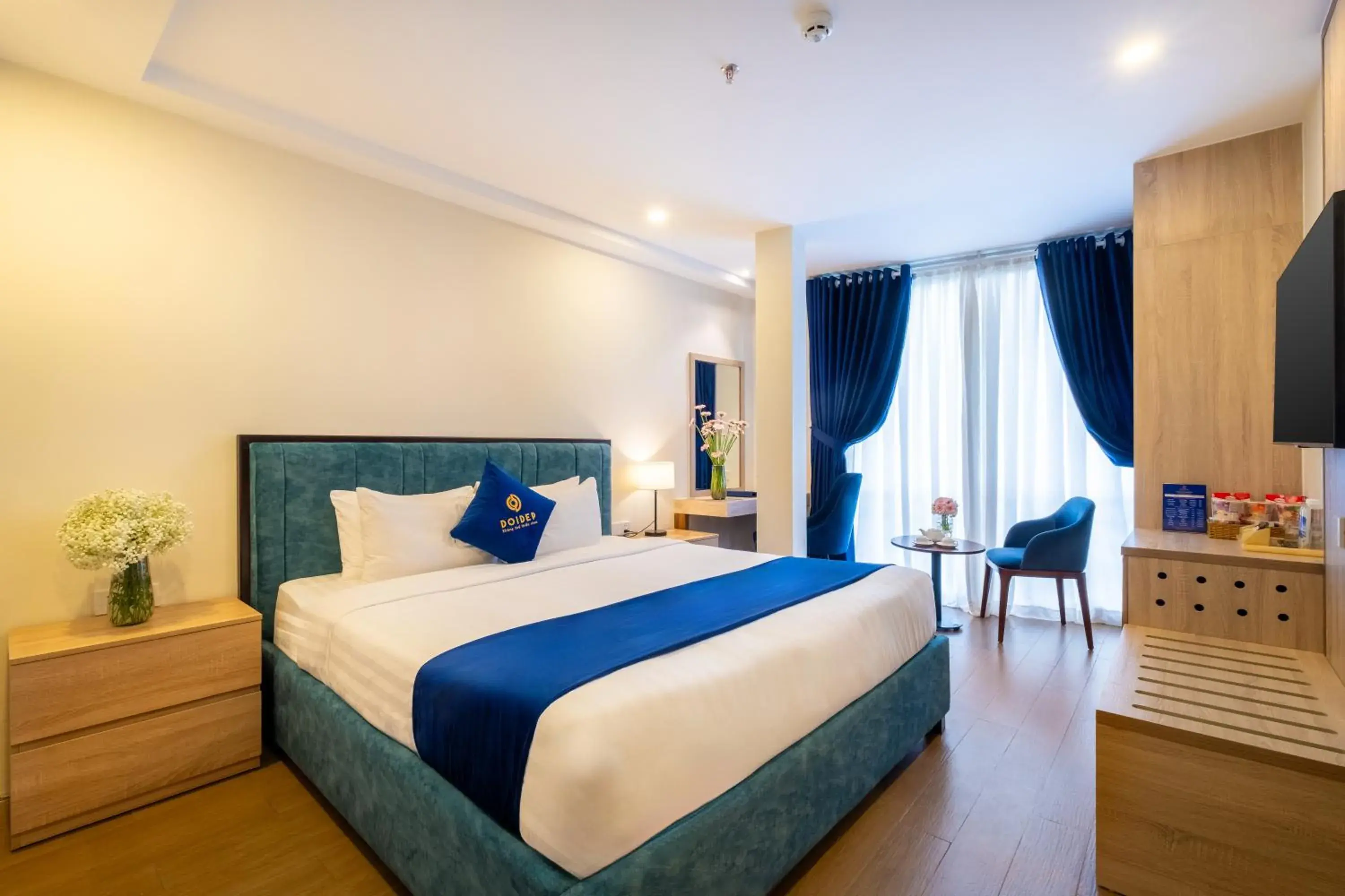 Bedroom, Bed in SANDALS FLORA HOTEL Bedroom, Bed in SANDALS FLORA HOTEL