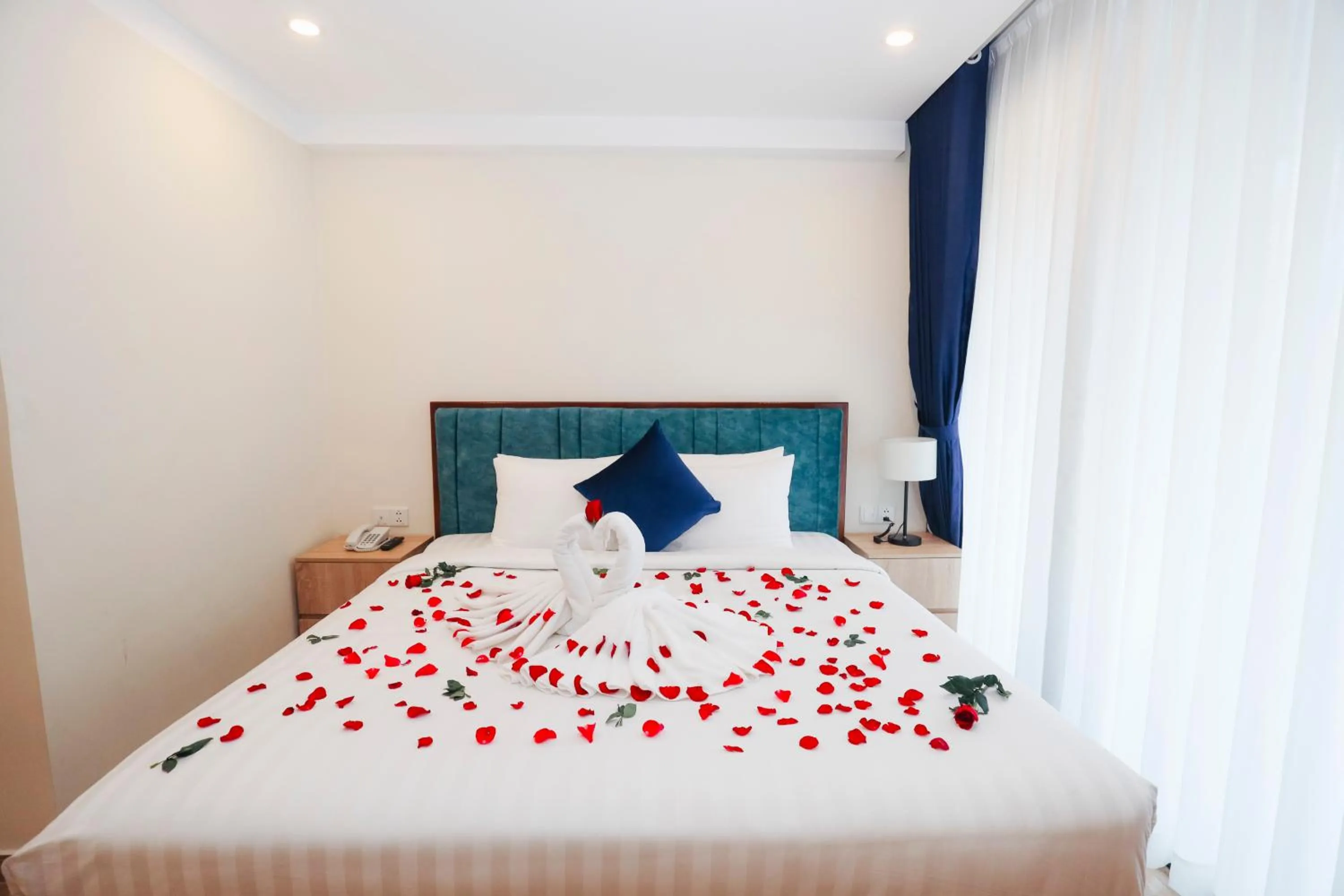 Bed in SANDALS FLORA HOTEL