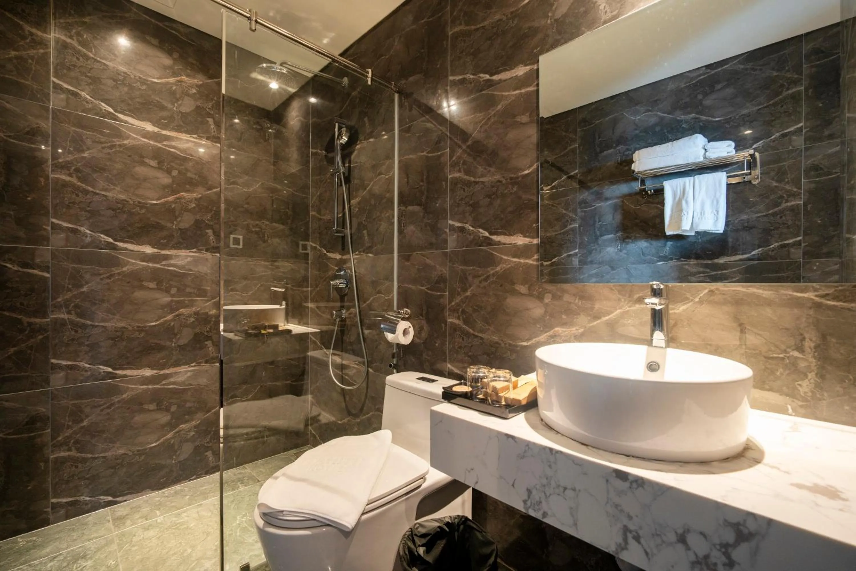 Bathroom in The Tahiti Beach Hotel