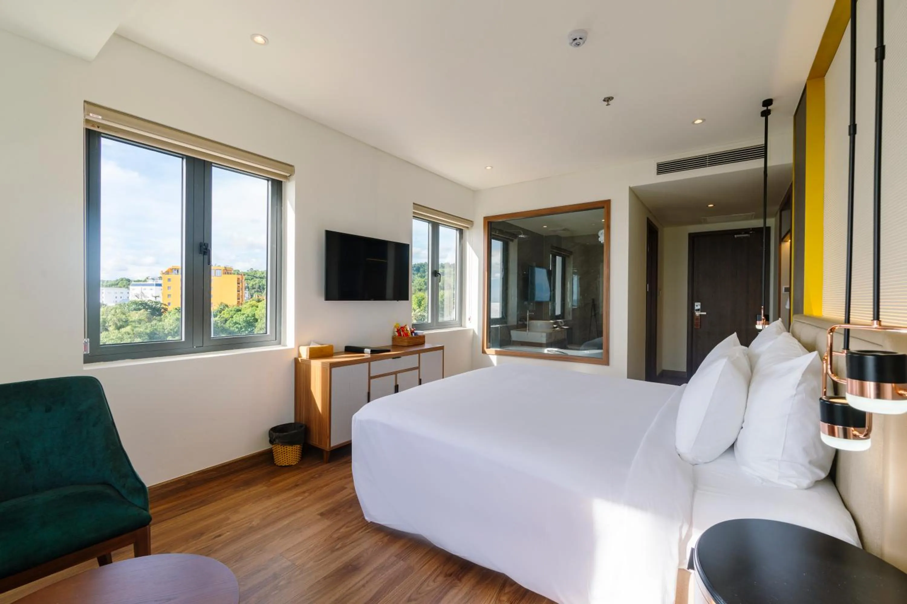 Photo of the whole room in The Tahiti Beach Hotel