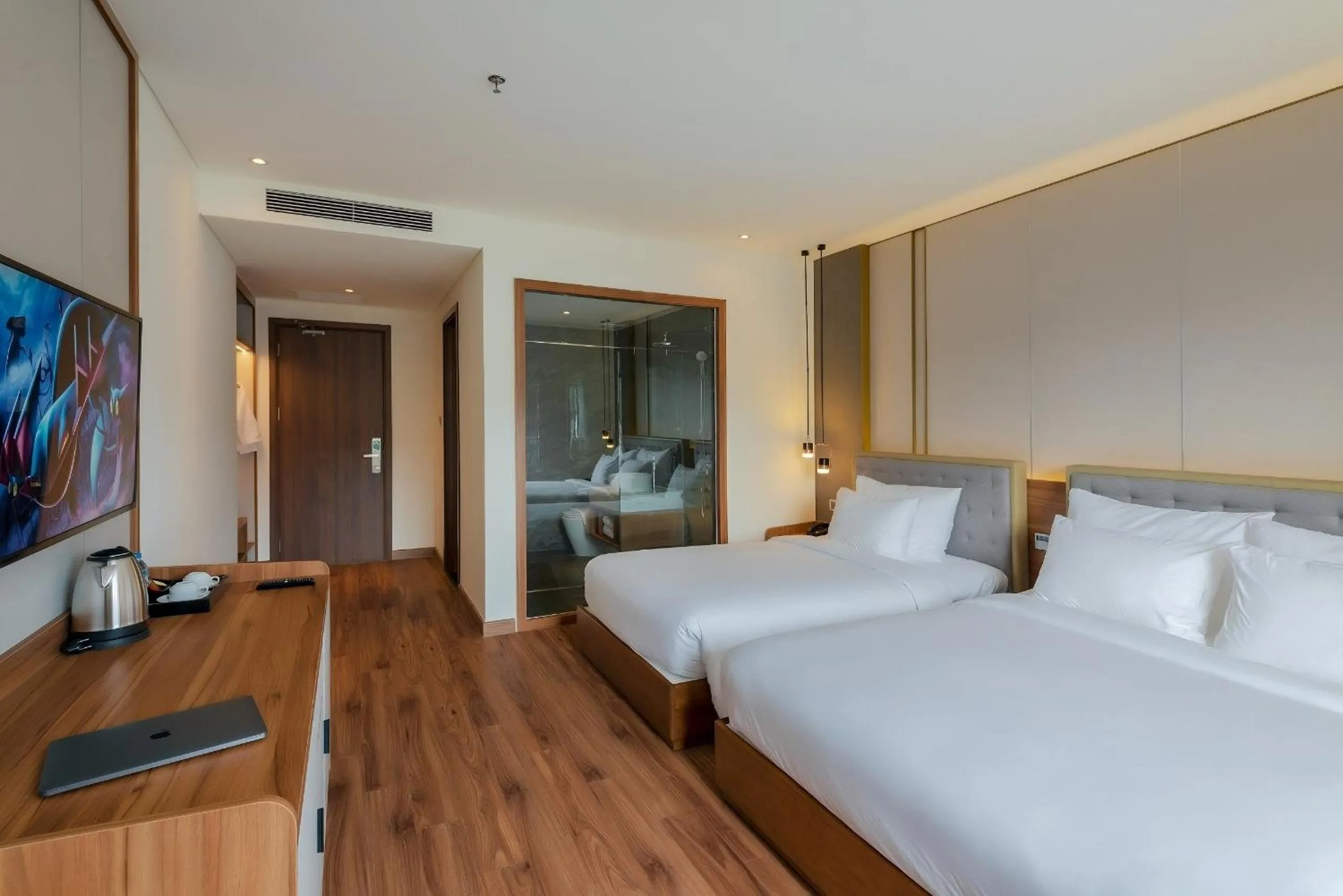 Bedroom, Bed in The Tahiti Beach Hotel