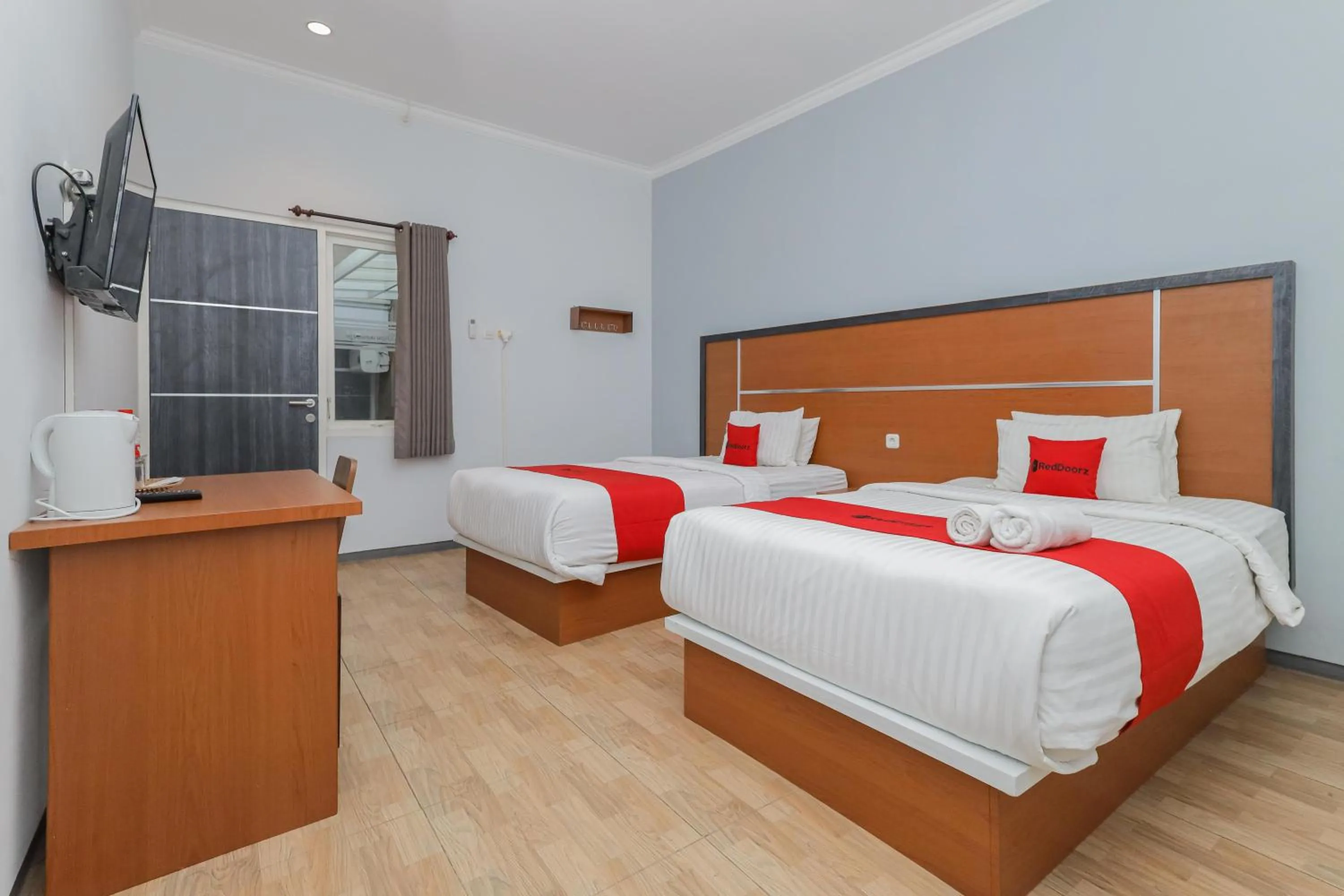 Bedroom, Bed in RedDoorz Plus At Swun Stay Raya Langsep