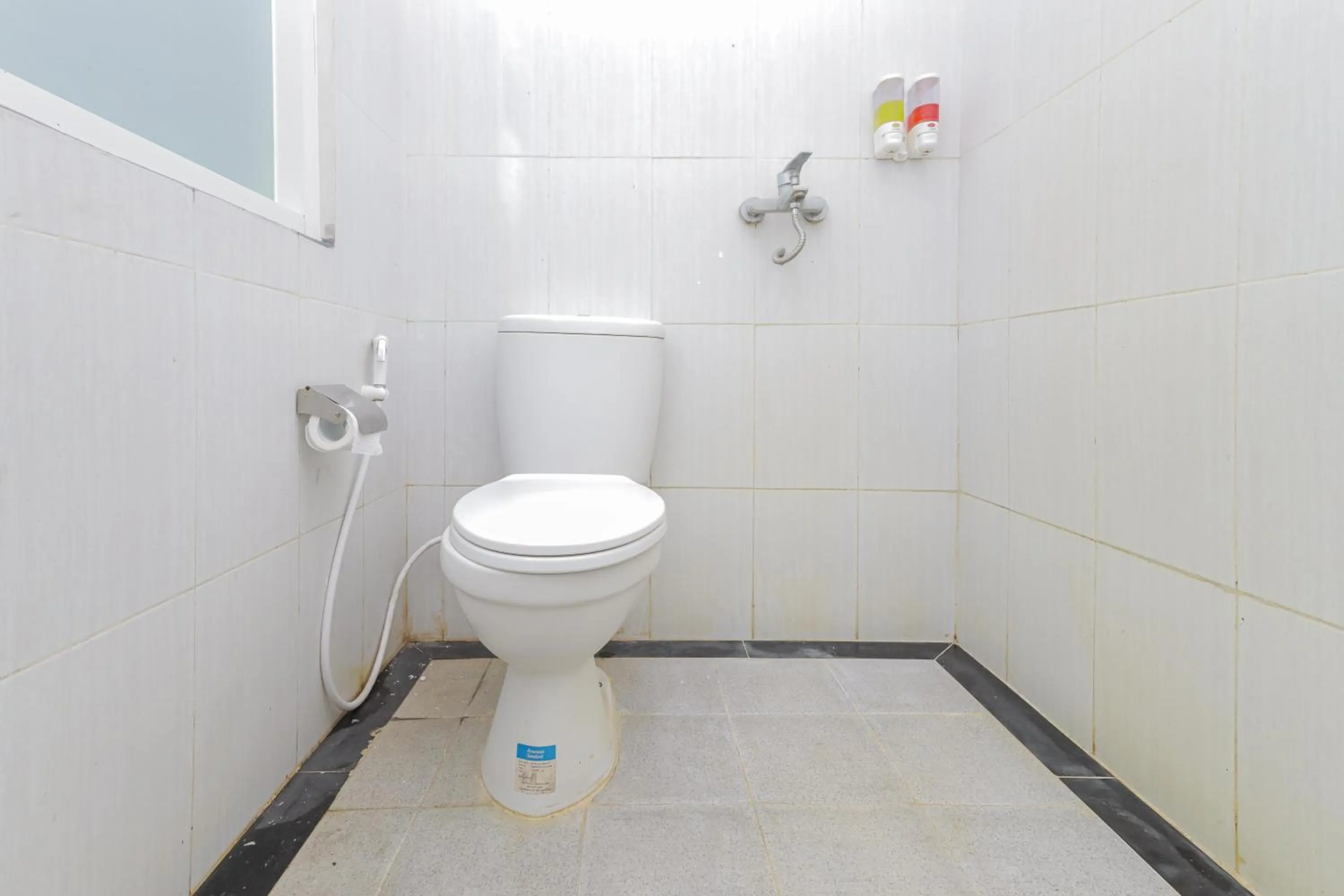 Bathroom in RedDoorz Plus At Swun Stay Raya Langsep