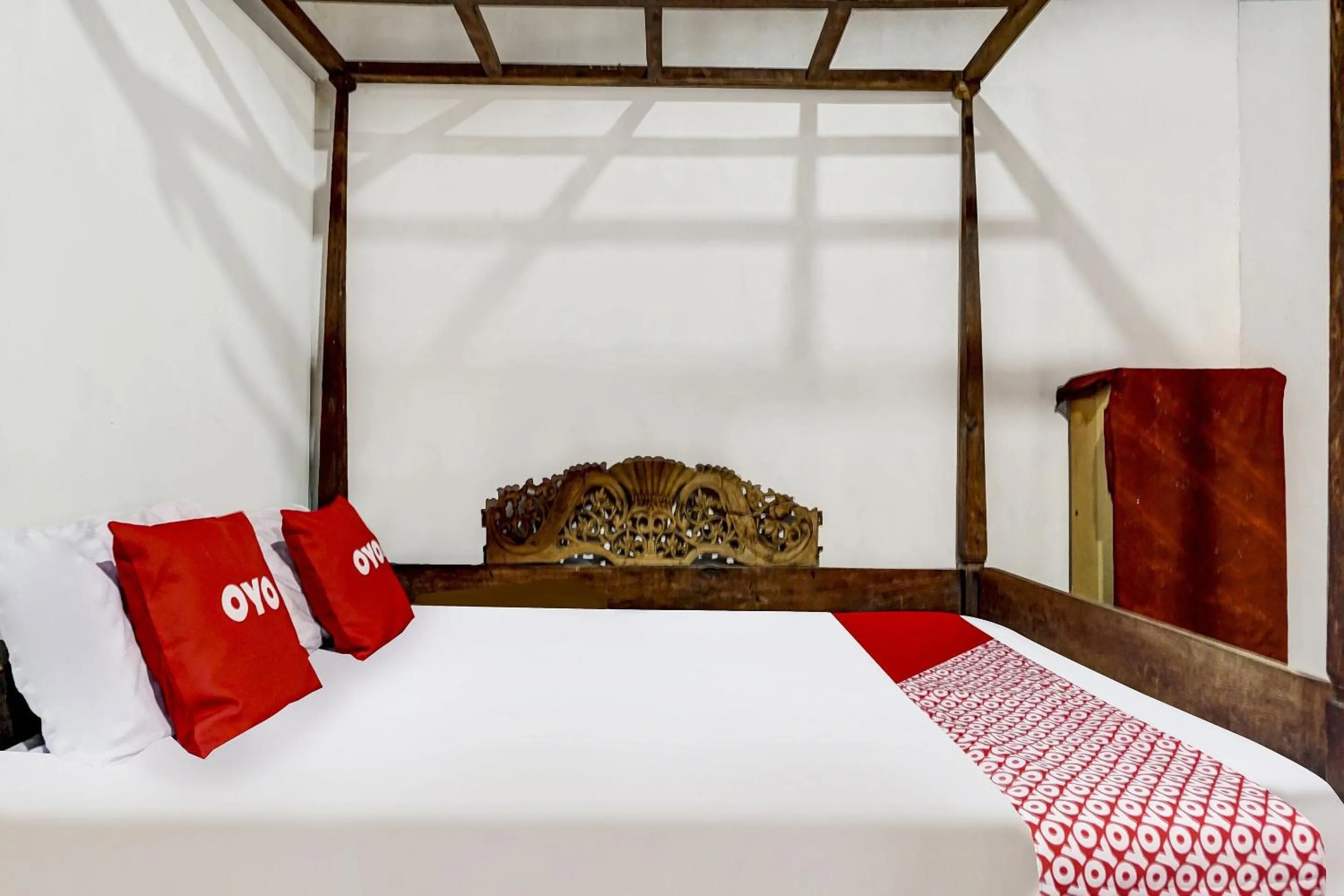 Bedroom, Bed in Hotel O Desa Wisata Kampung Majapahit