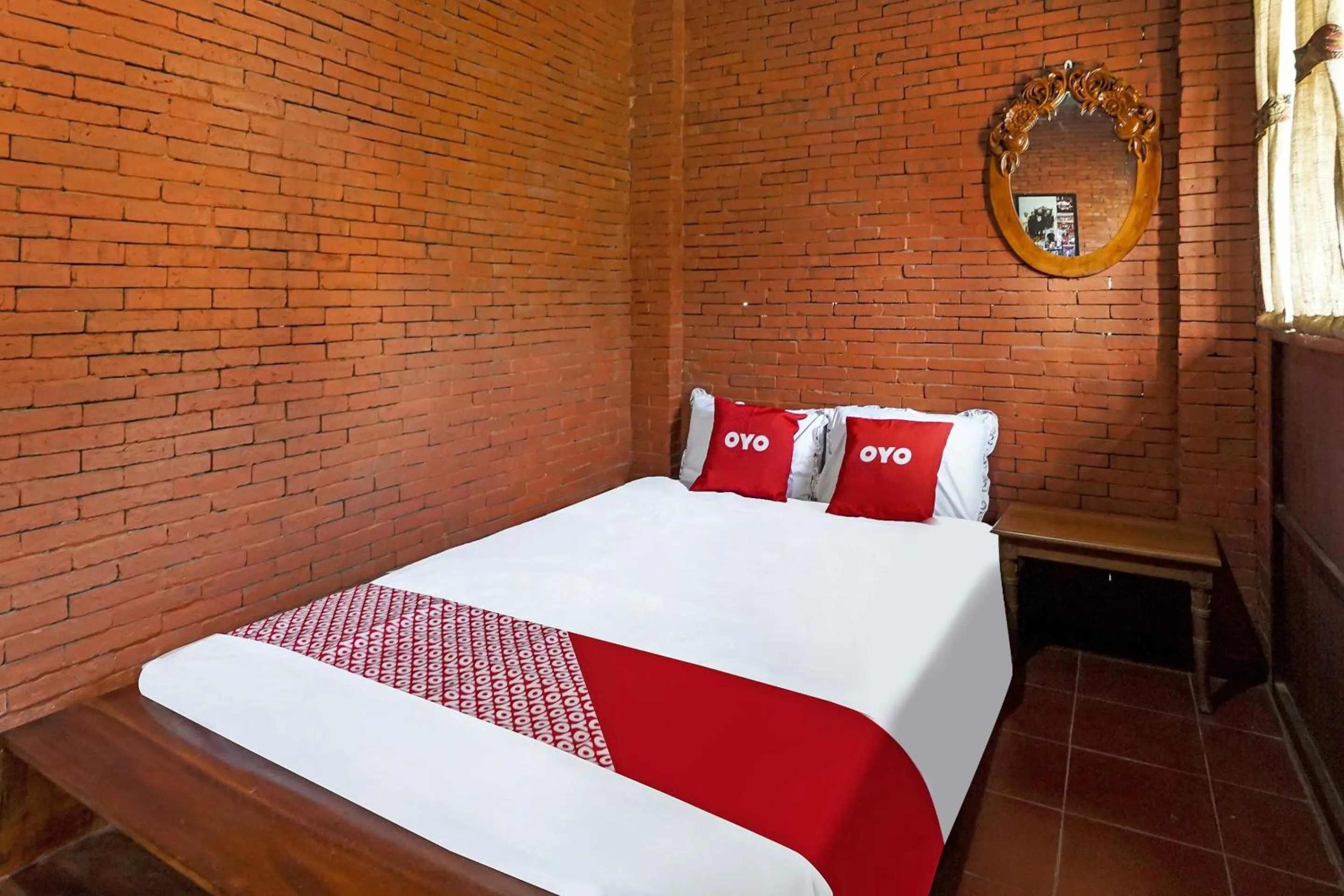 Bedroom, Bed in Hotel O Desa Wisata Kampung Majapahit