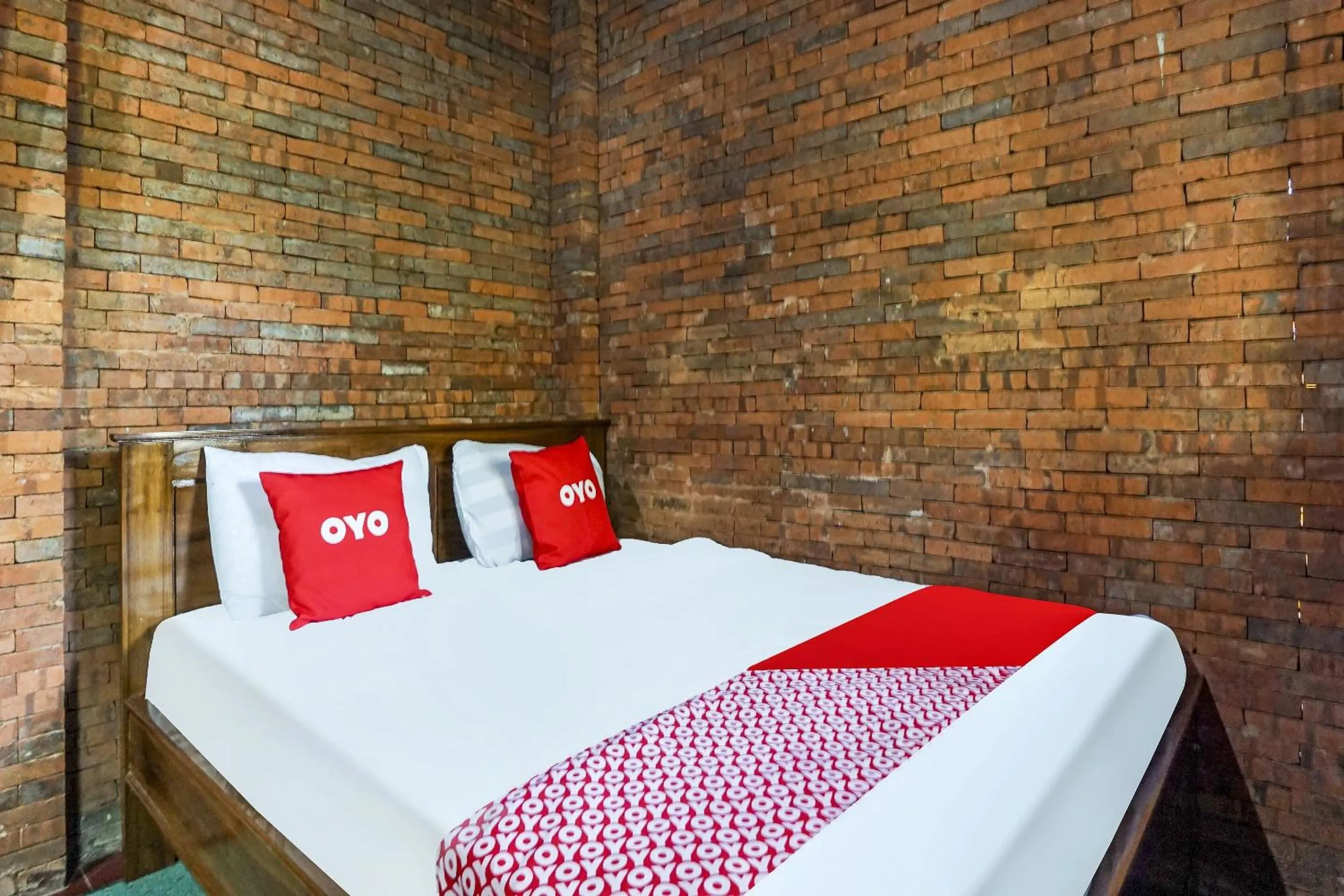 Bedroom, Bed in Hotel O Desa Wisata Kampung Majapahit