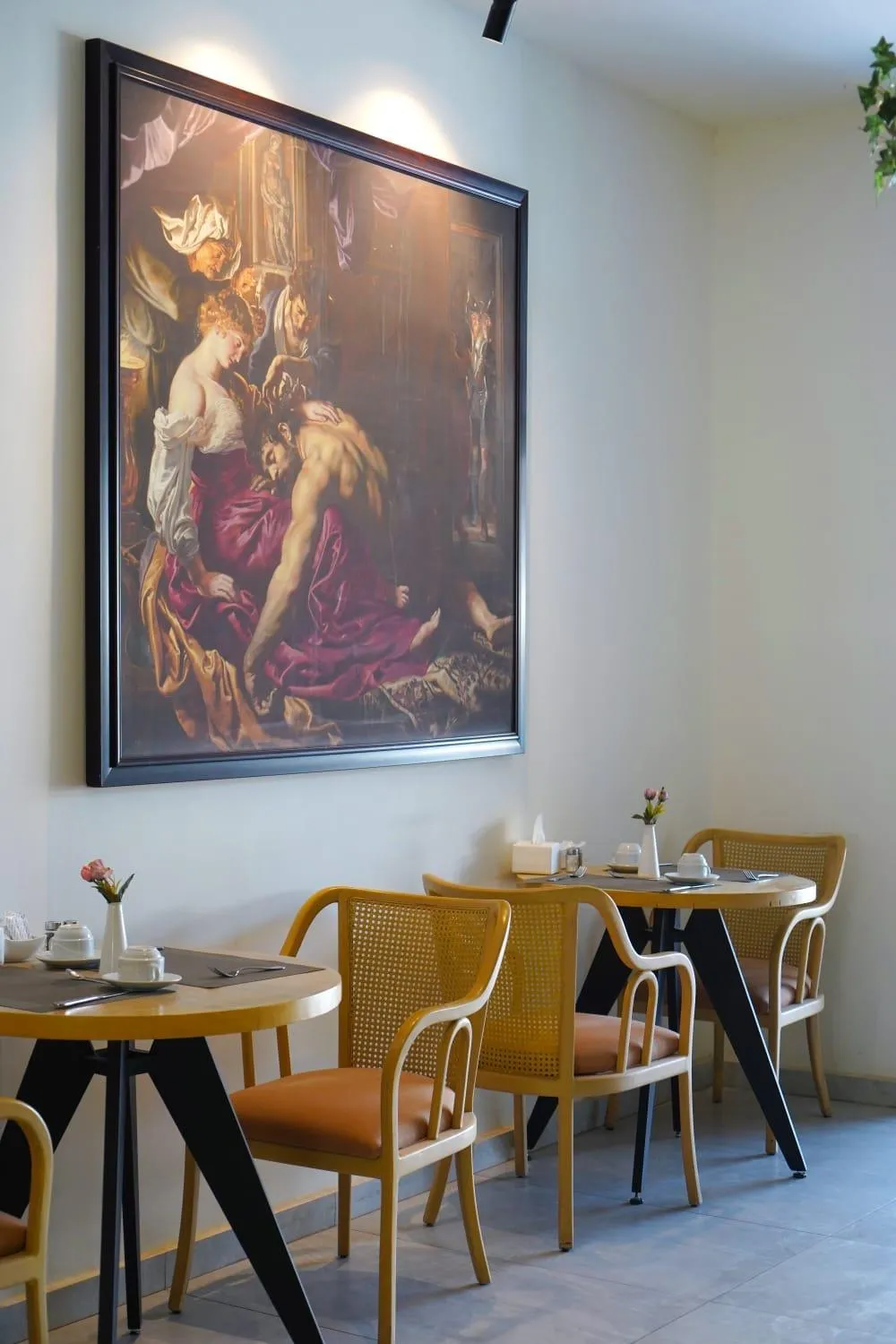 Restaurant/places to eat in Aitch Boutique Hotel - an LIH Hotel