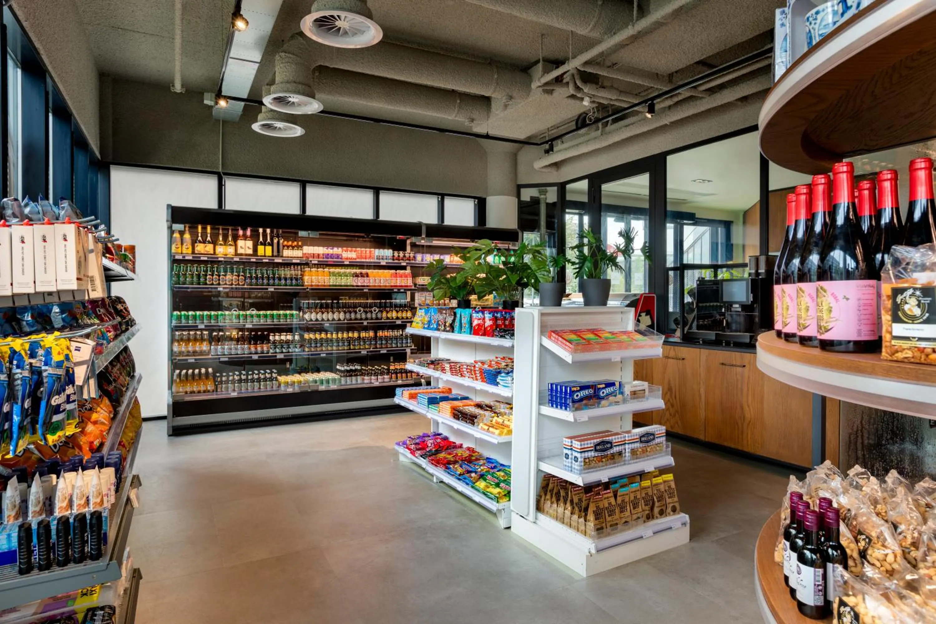 Supermarket/grocery shop in Corendon Apartments Amsterdam Schiphol Airport