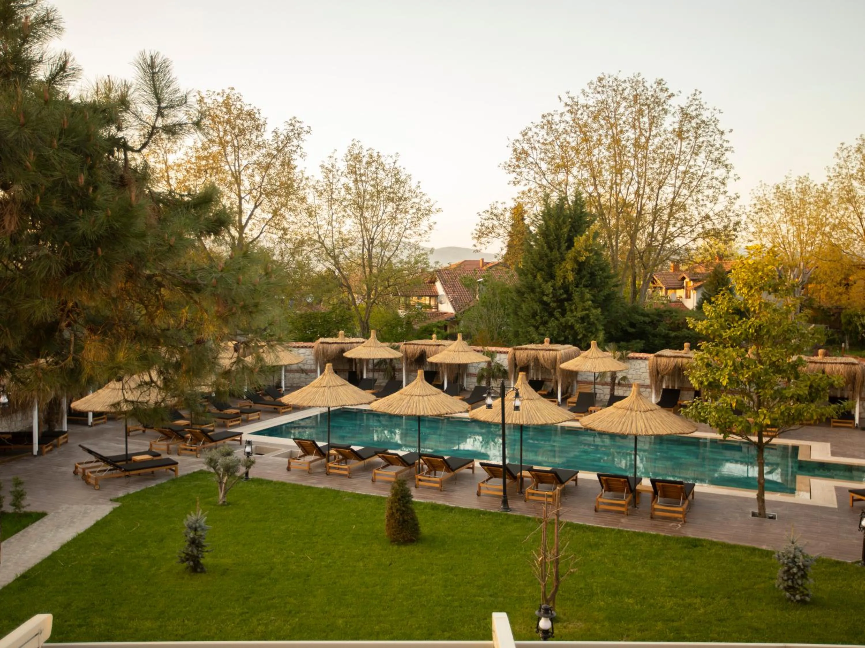 Swimming pool in Balturk Garden Sapanca Hotel