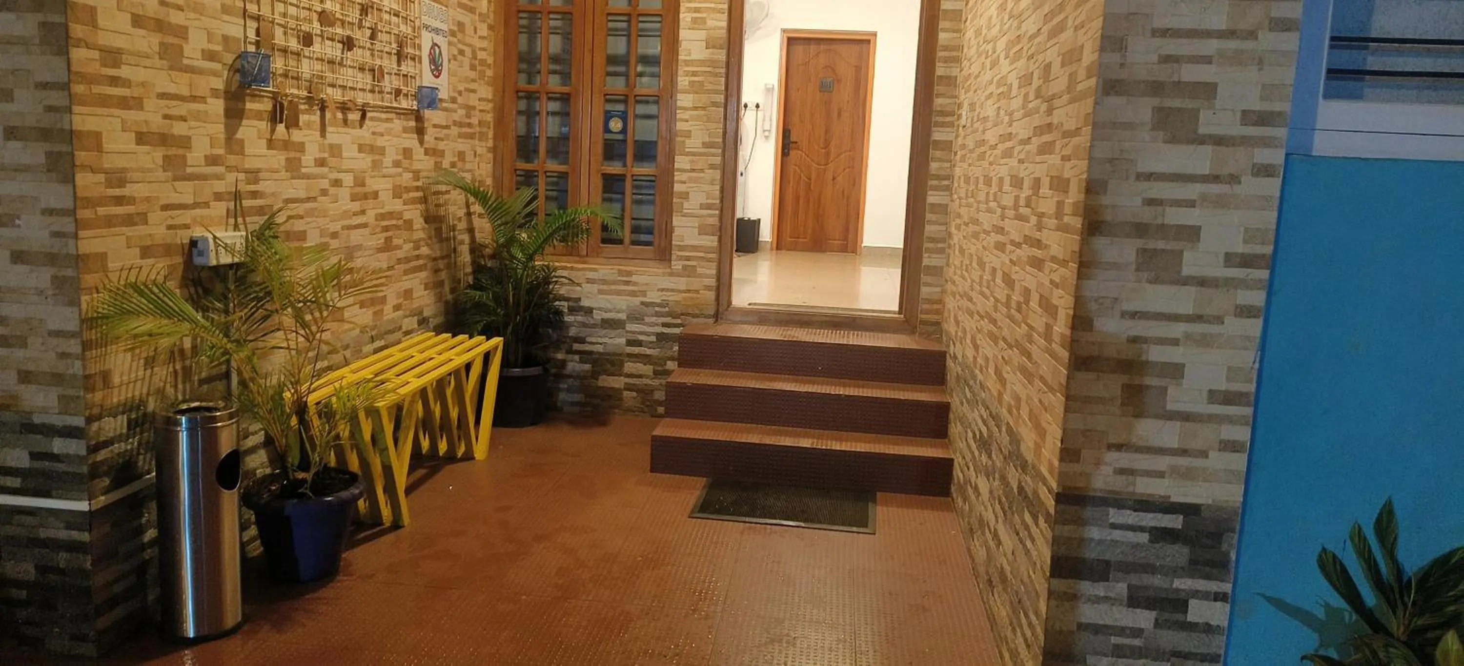 Facade/entrance in goSTOPS Coorg