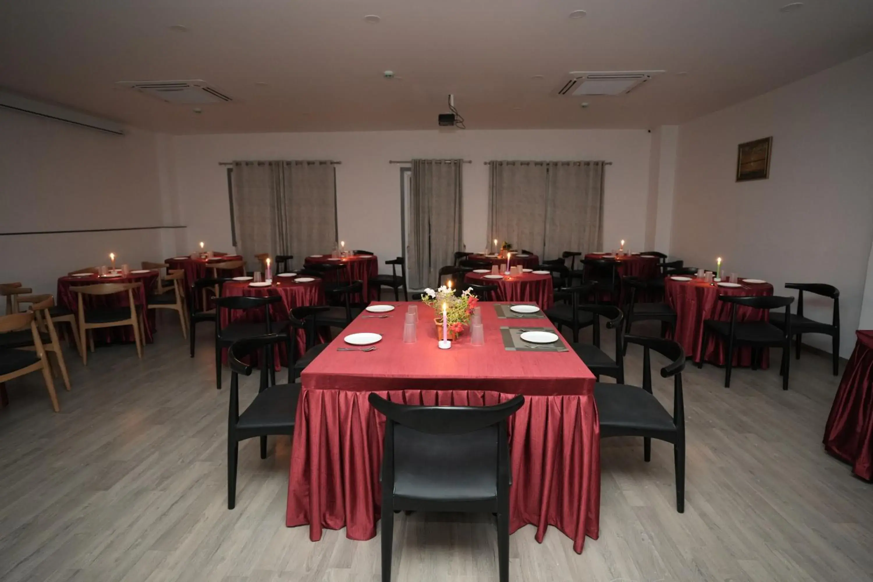 Restaurant/places to eat in GRAND GANPAT Restaurant/places to eat in GRAND GANPAT