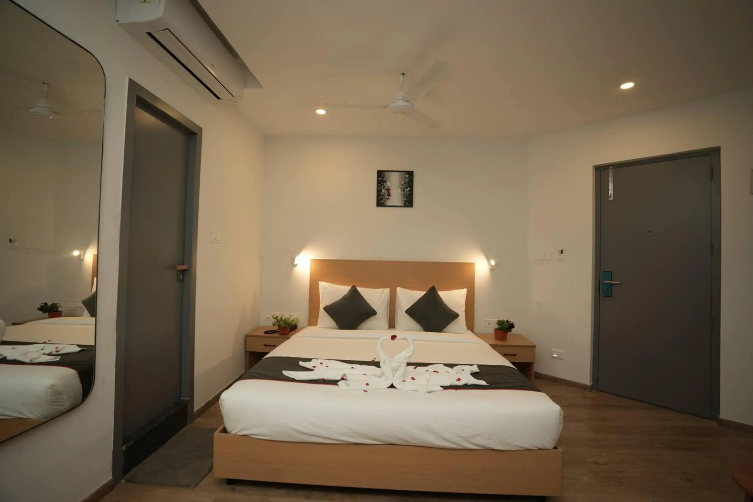 Bedroom, Bed in GRAND GANPAT Bedroom, Bed in GRAND GANPAT
