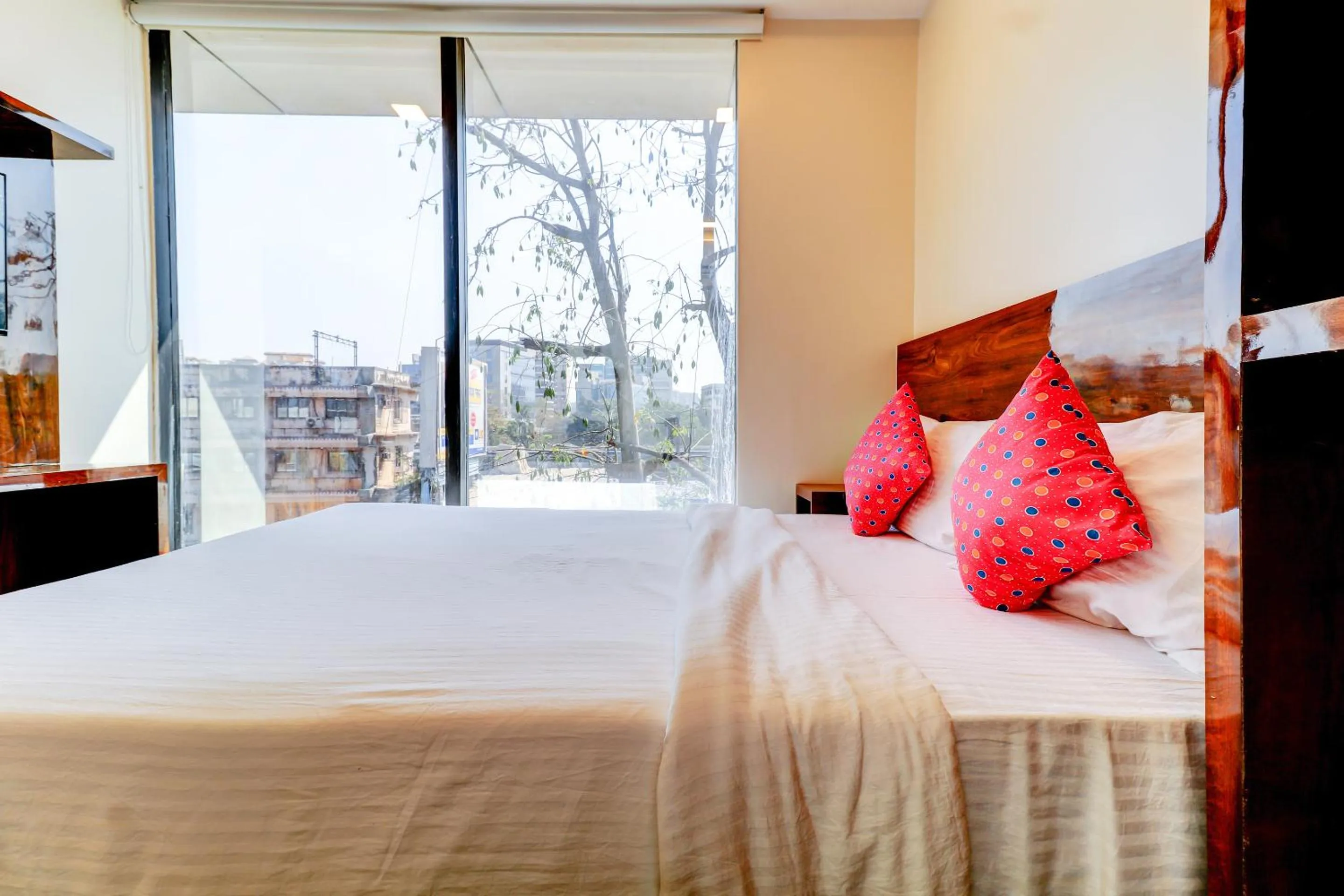 Bed in Hotel Prime Inn, Andheri West - Near Mumbai International Airport