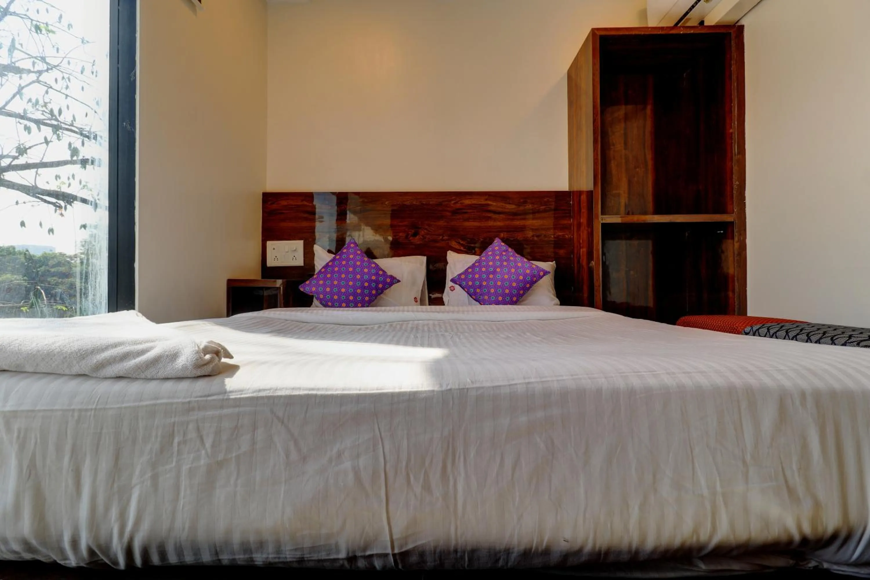 Bed in Hotel Prime Inn, Andheri West - Near Mumbai International Airport