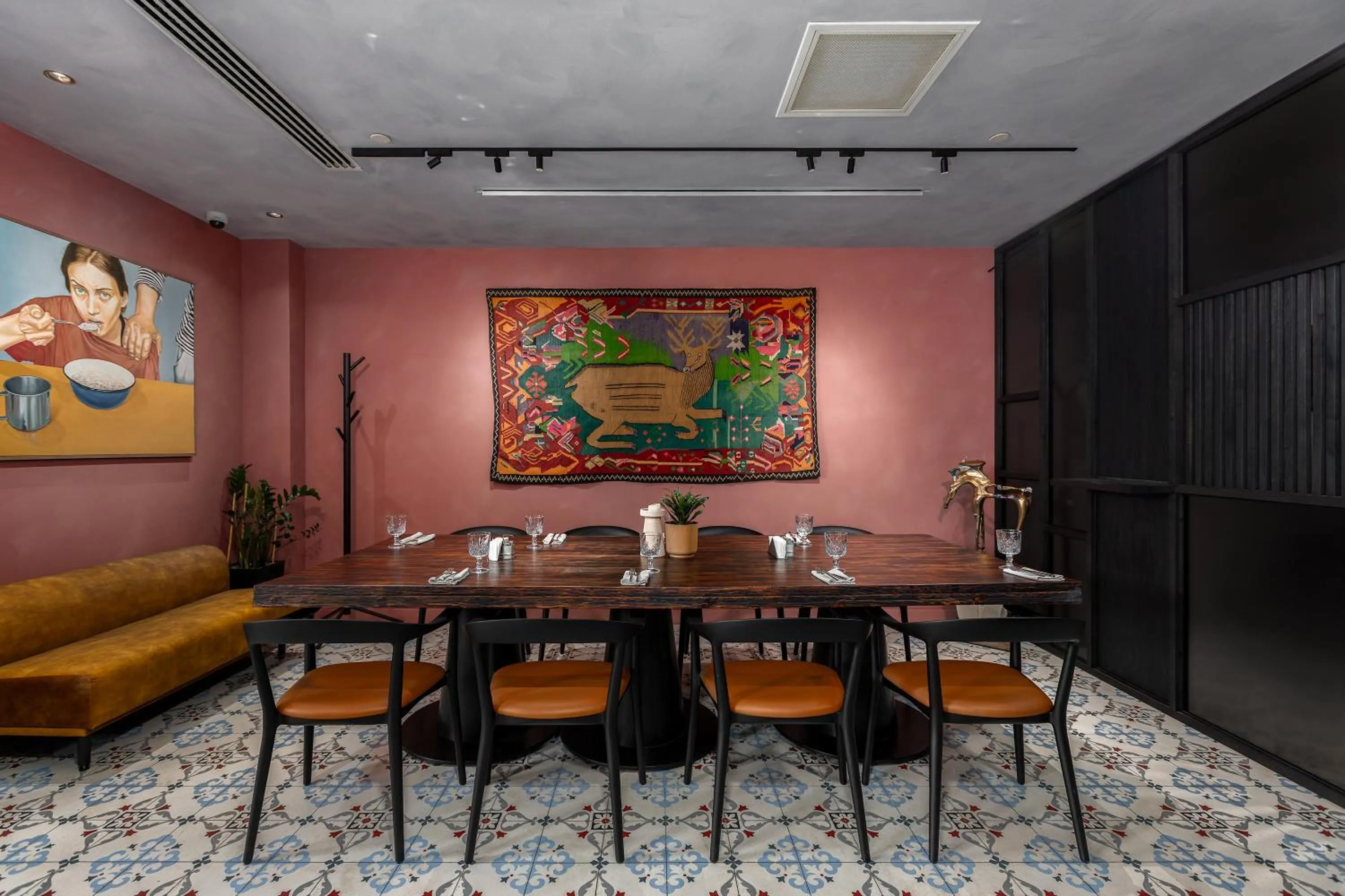 Restaurant/places to eat in The Blue Fox Hotel