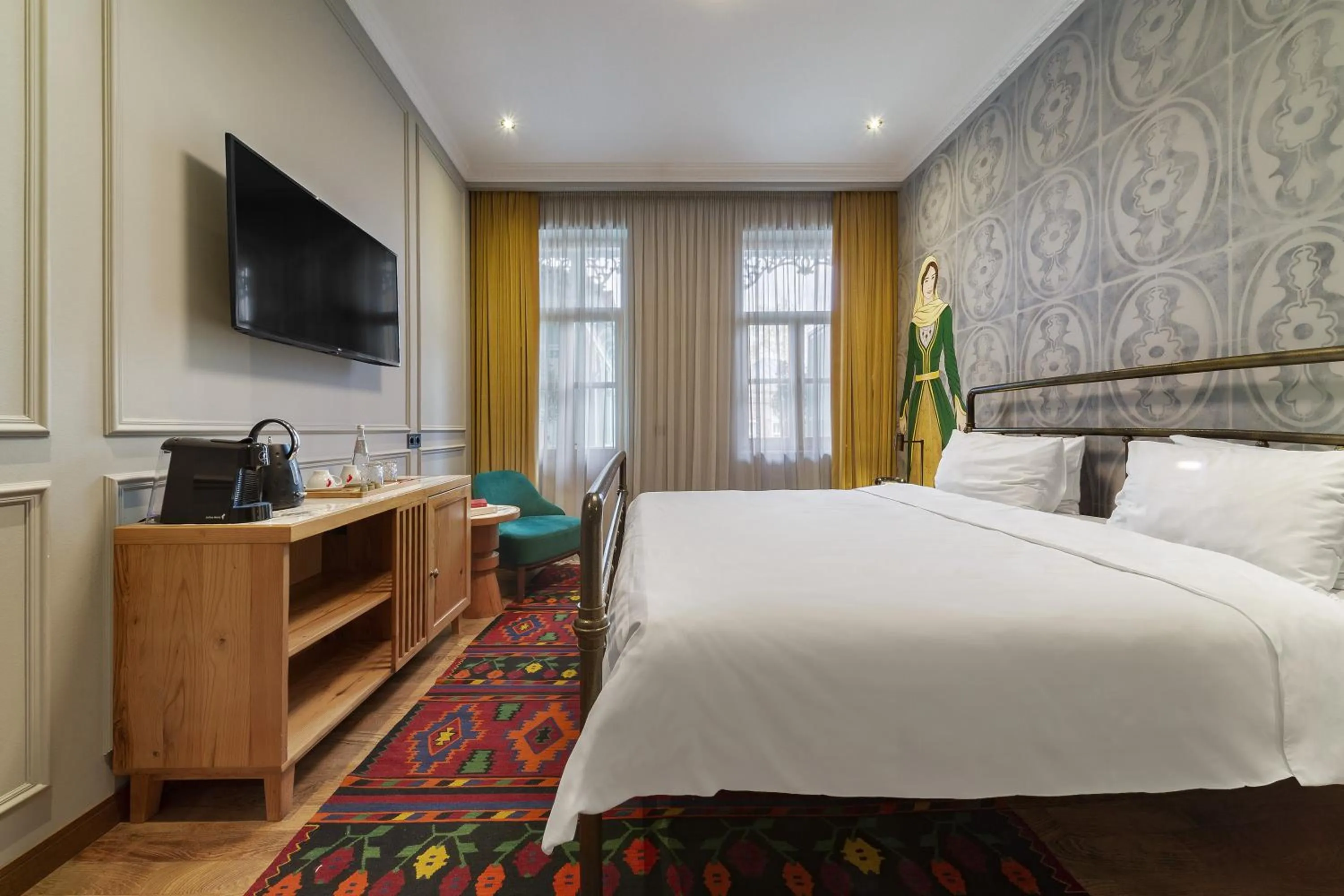 Balcony/Terrace, Bed in The Blue Fox Hotel