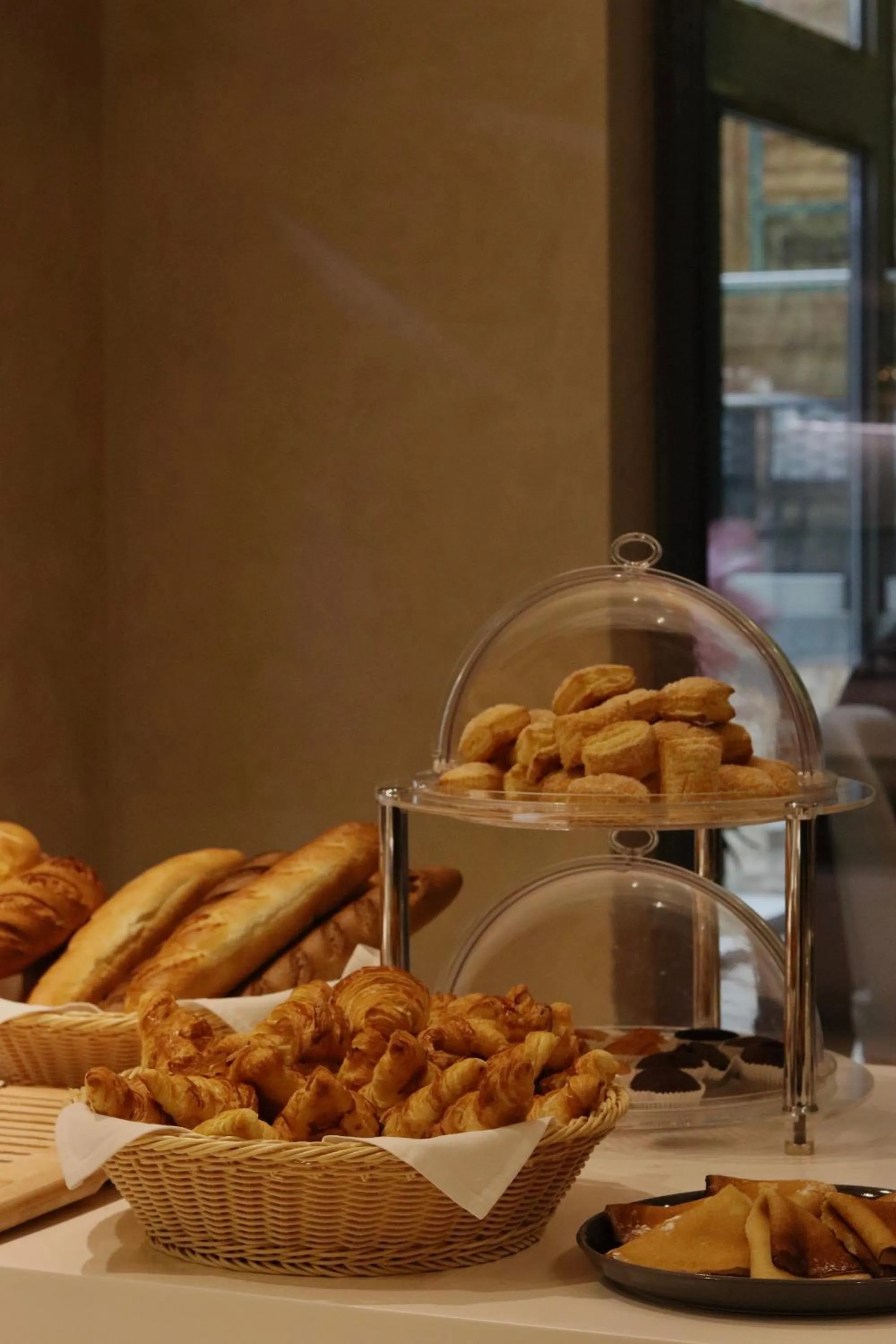 Buffet breakfast in Marjan Plaza Hotel