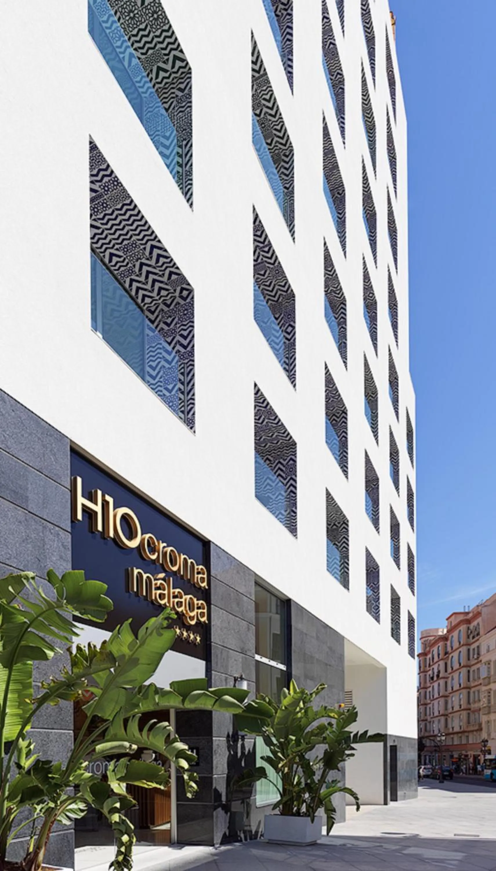 Facade/entrance in H10 Croma Málaga