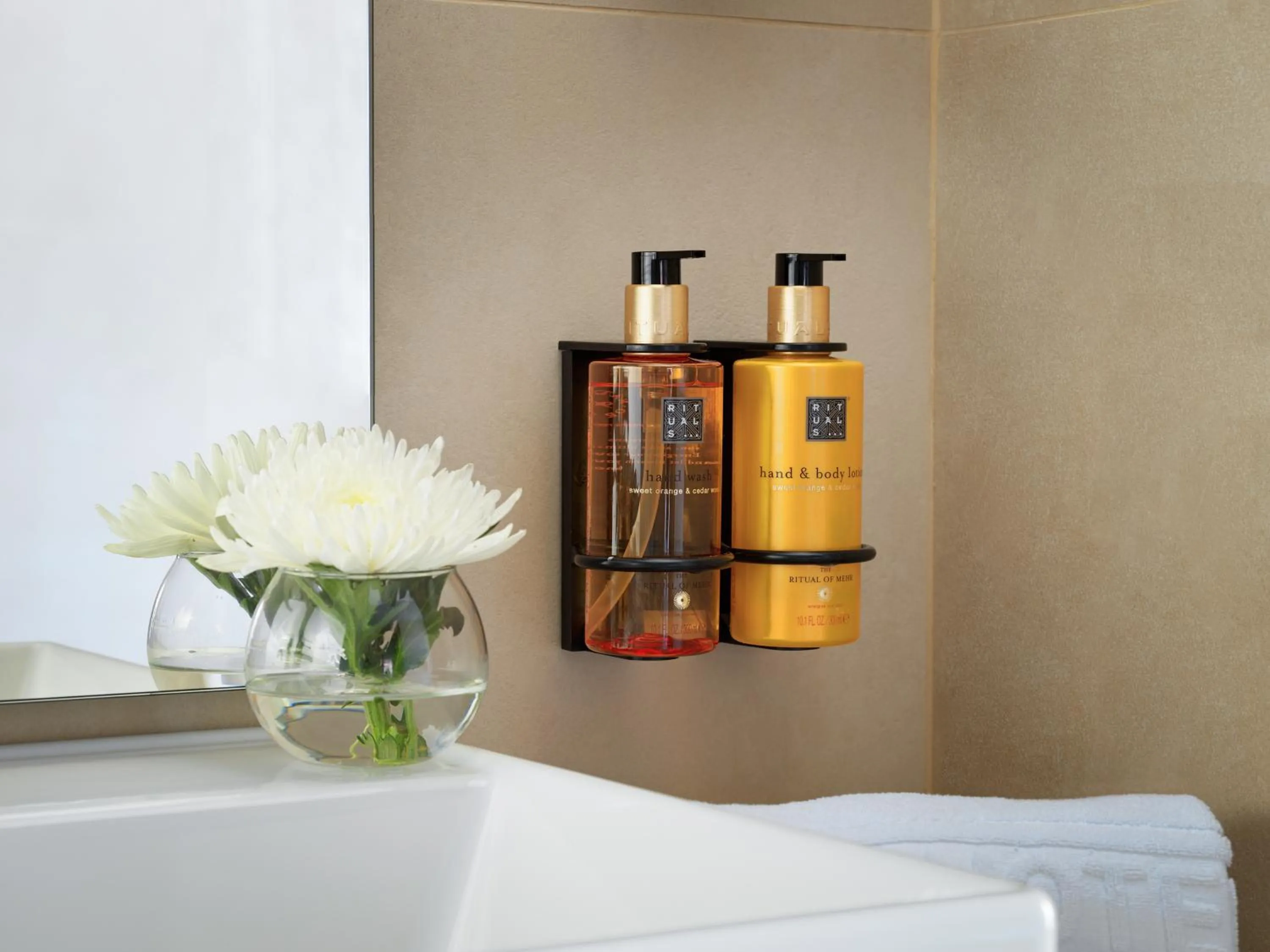 Bathroom in H10 Croma Málaga