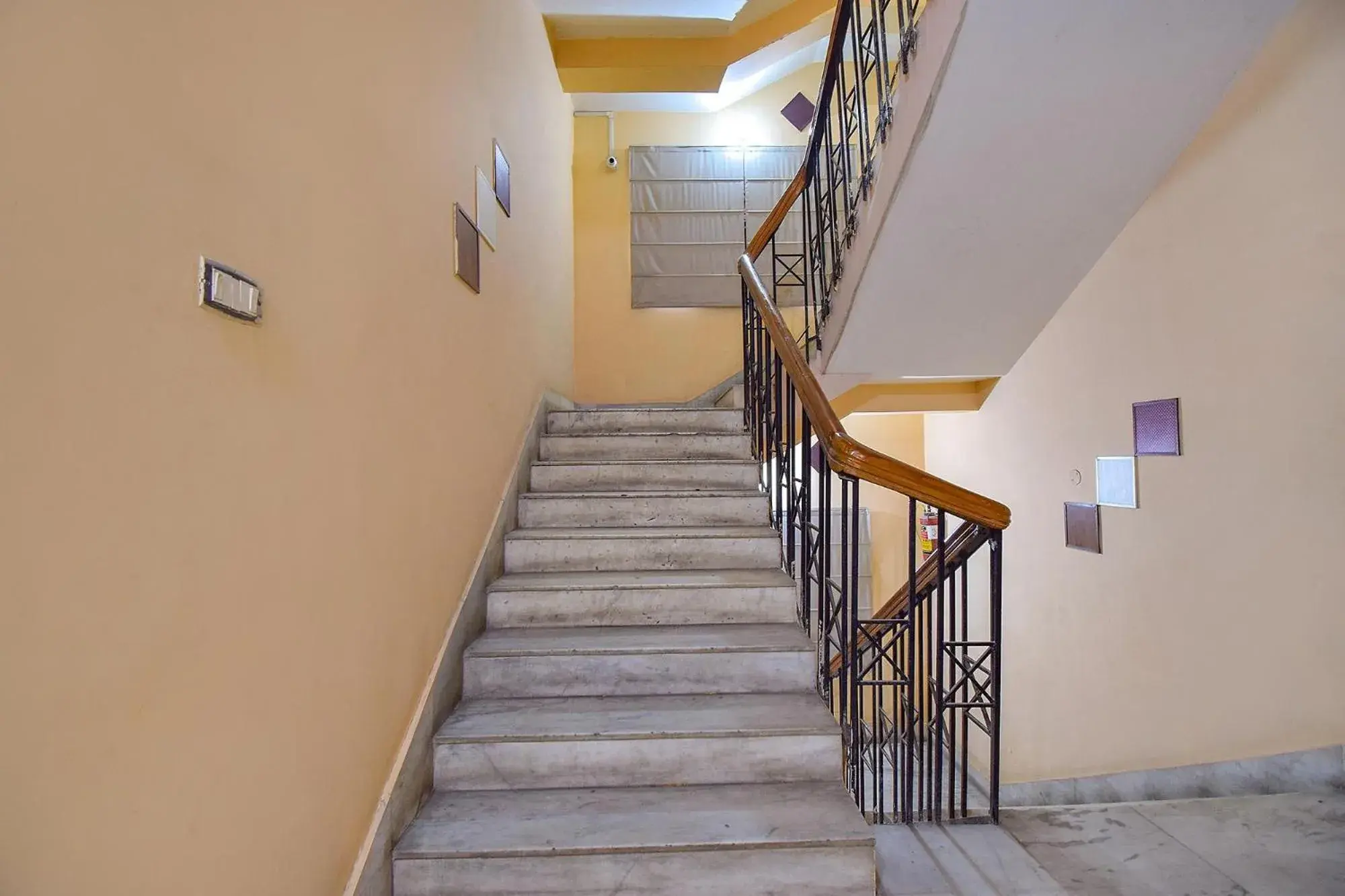 Lobby or reception in FabHotel La Serene Punjabi Bagh Lobby or reception in FabHotel La Serene Punjabi Bagh