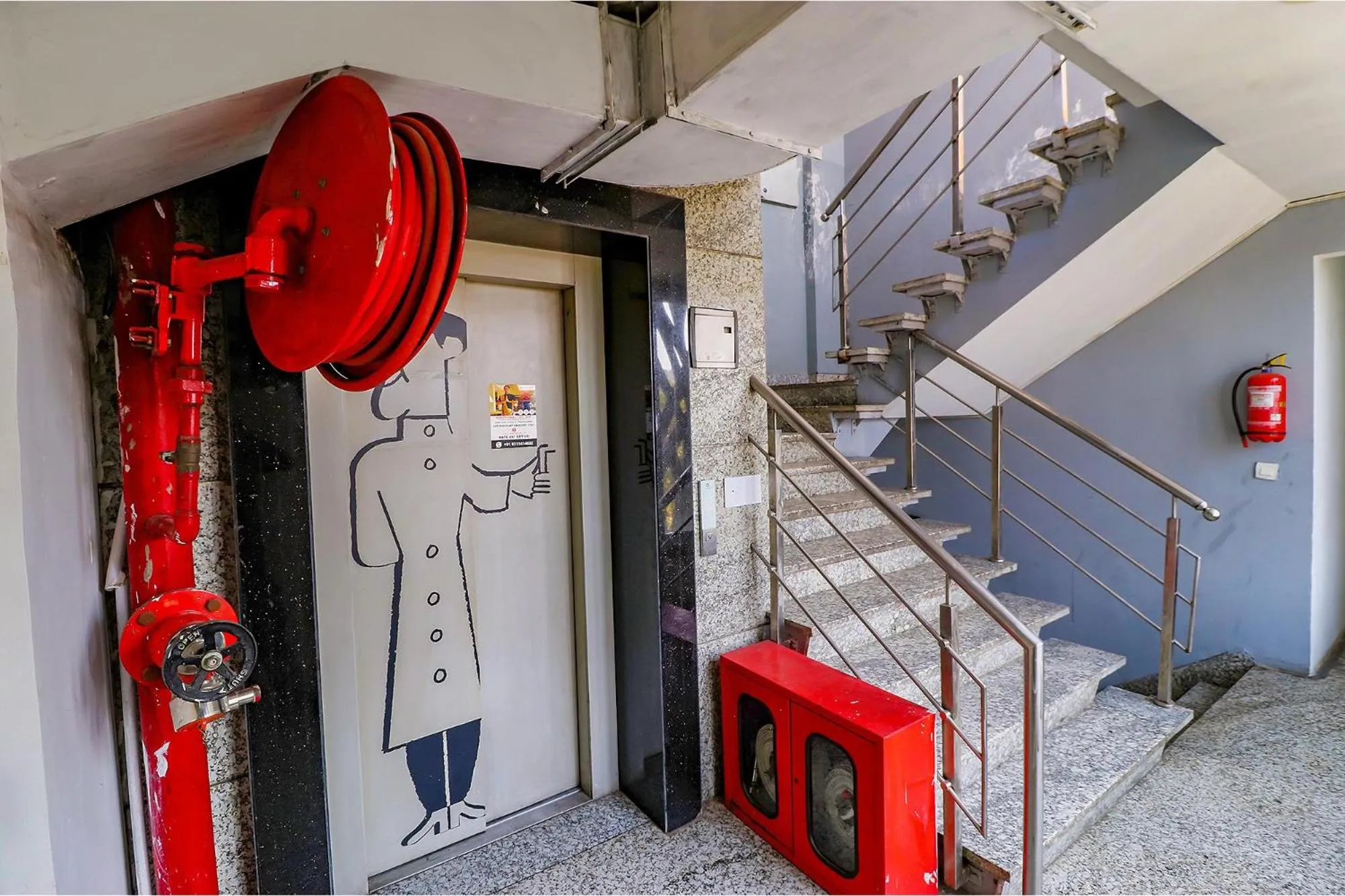 Lobby or reception in FabHotel La Serene Punjabi Bagh