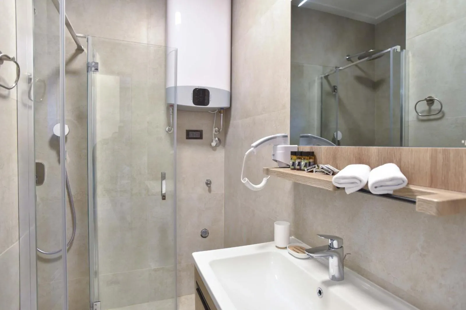 Shower in CASA AL MARE by Moskva