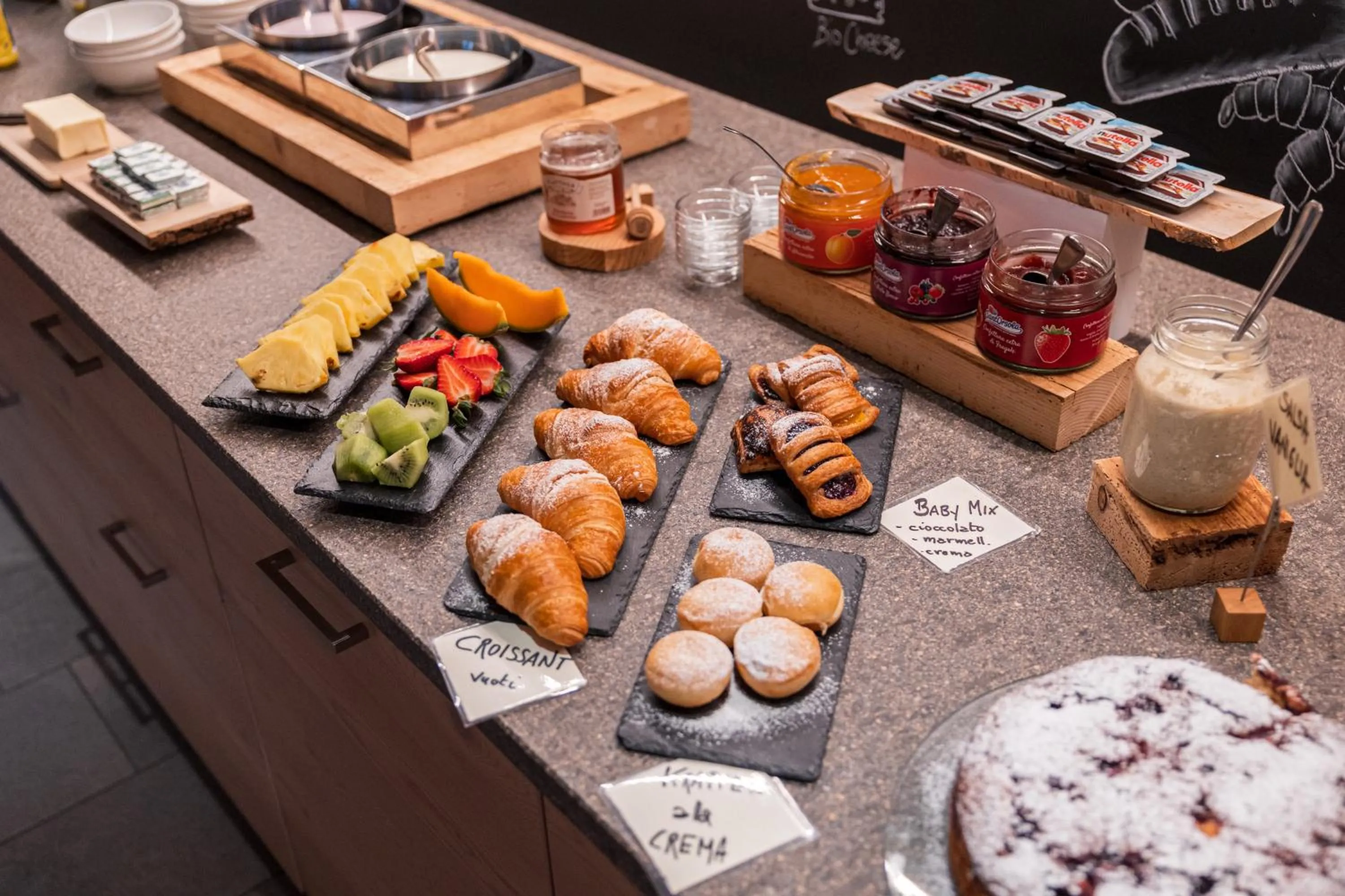 Buffet breakfast in Residence Nele