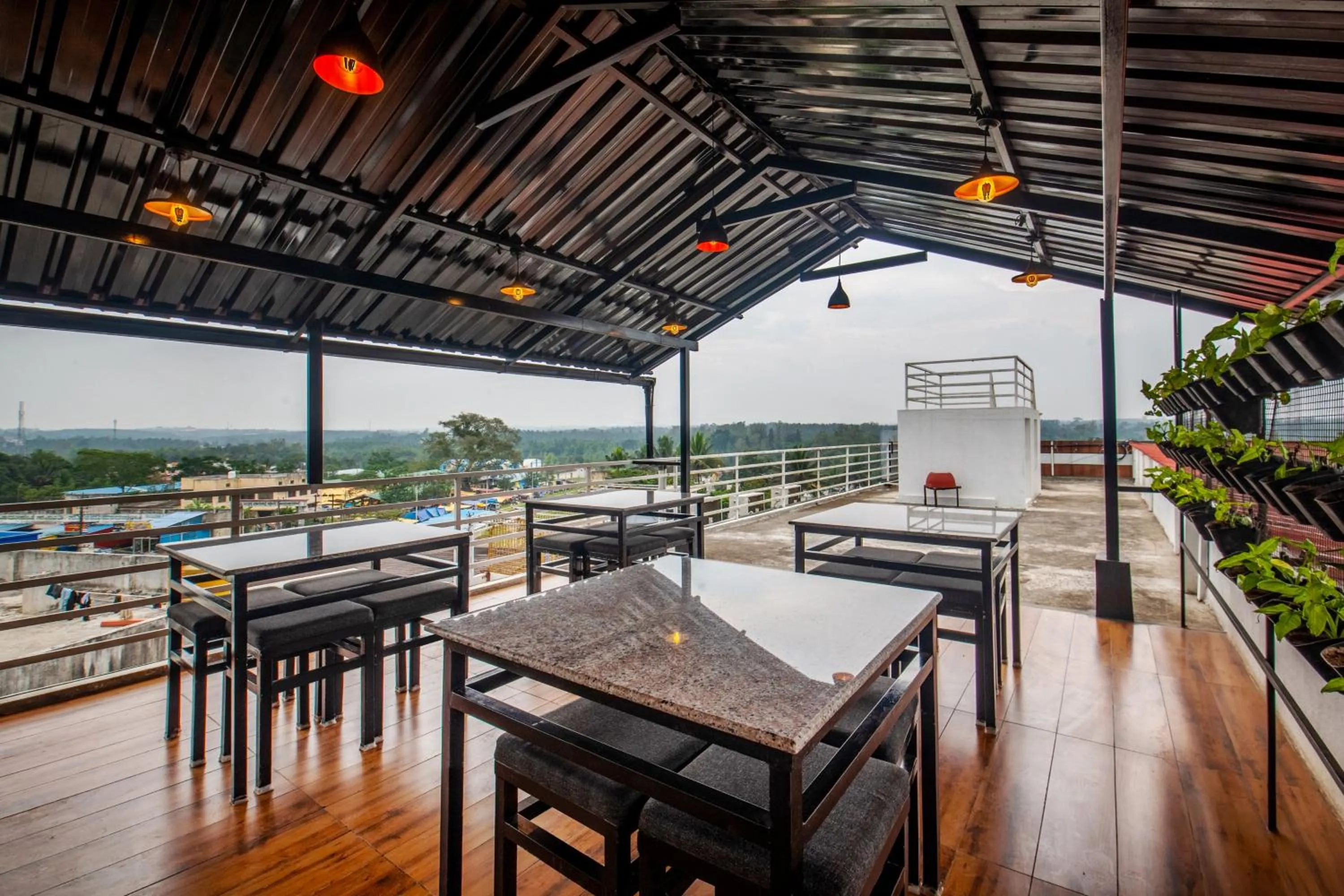 Restaurant/places to eat in Treebo Sans Sarav Kushalnagar