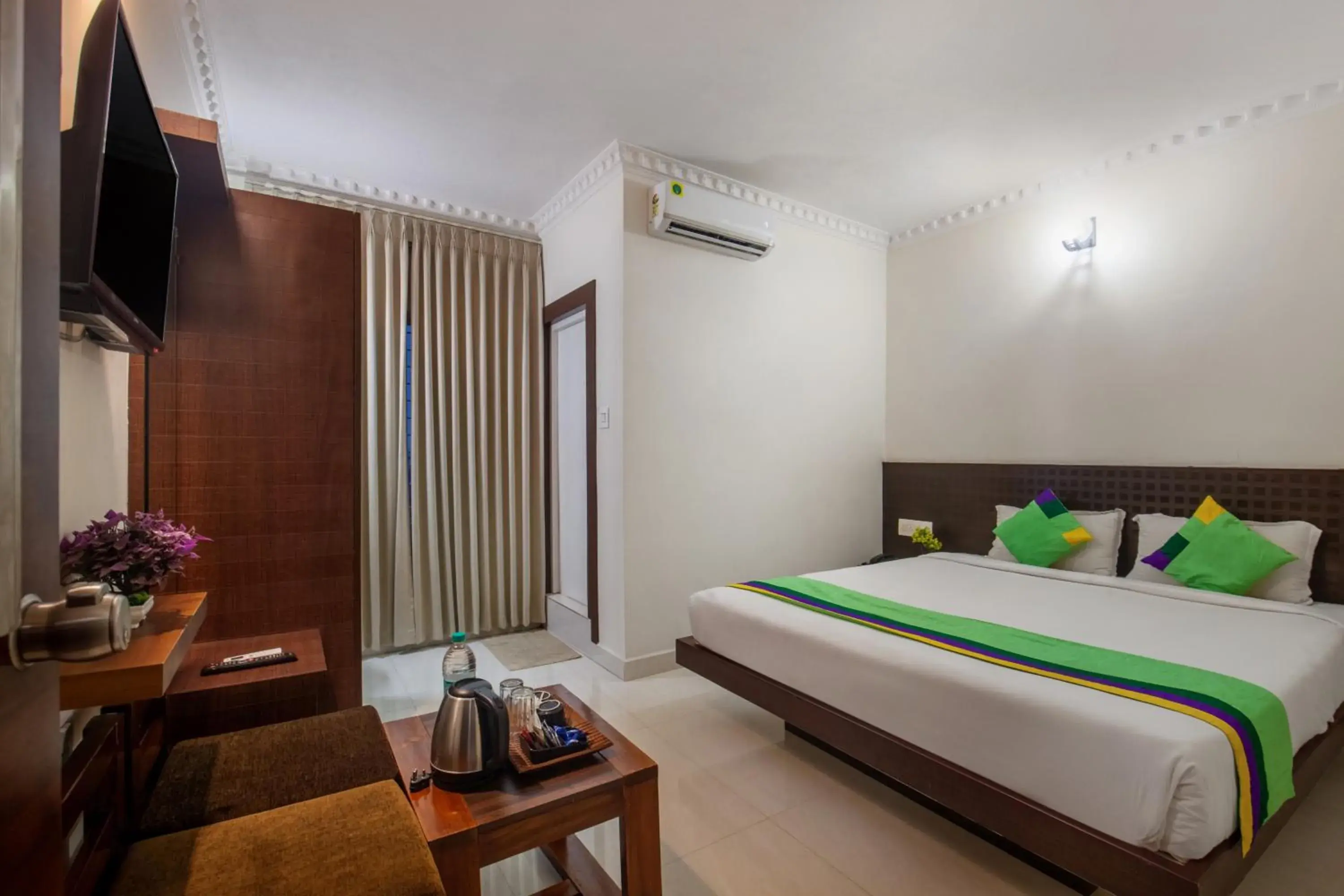 Bedroom, Bed in Treebo Sans Sarav Kushalnagar Bedroom, Bed in Treebo Sans Sarav Kushalnagar