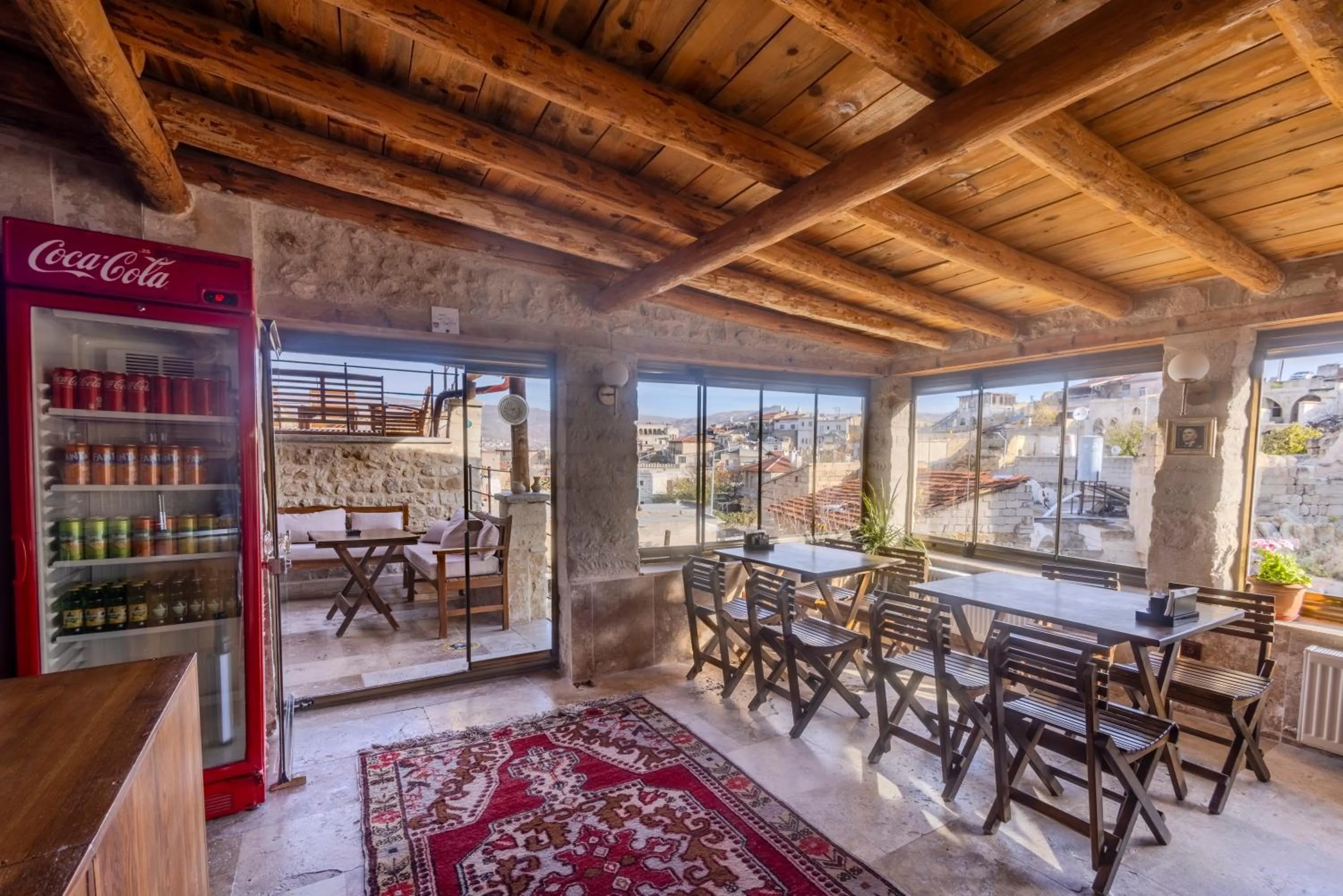 Restaurant/places to eat in Zula Cave House