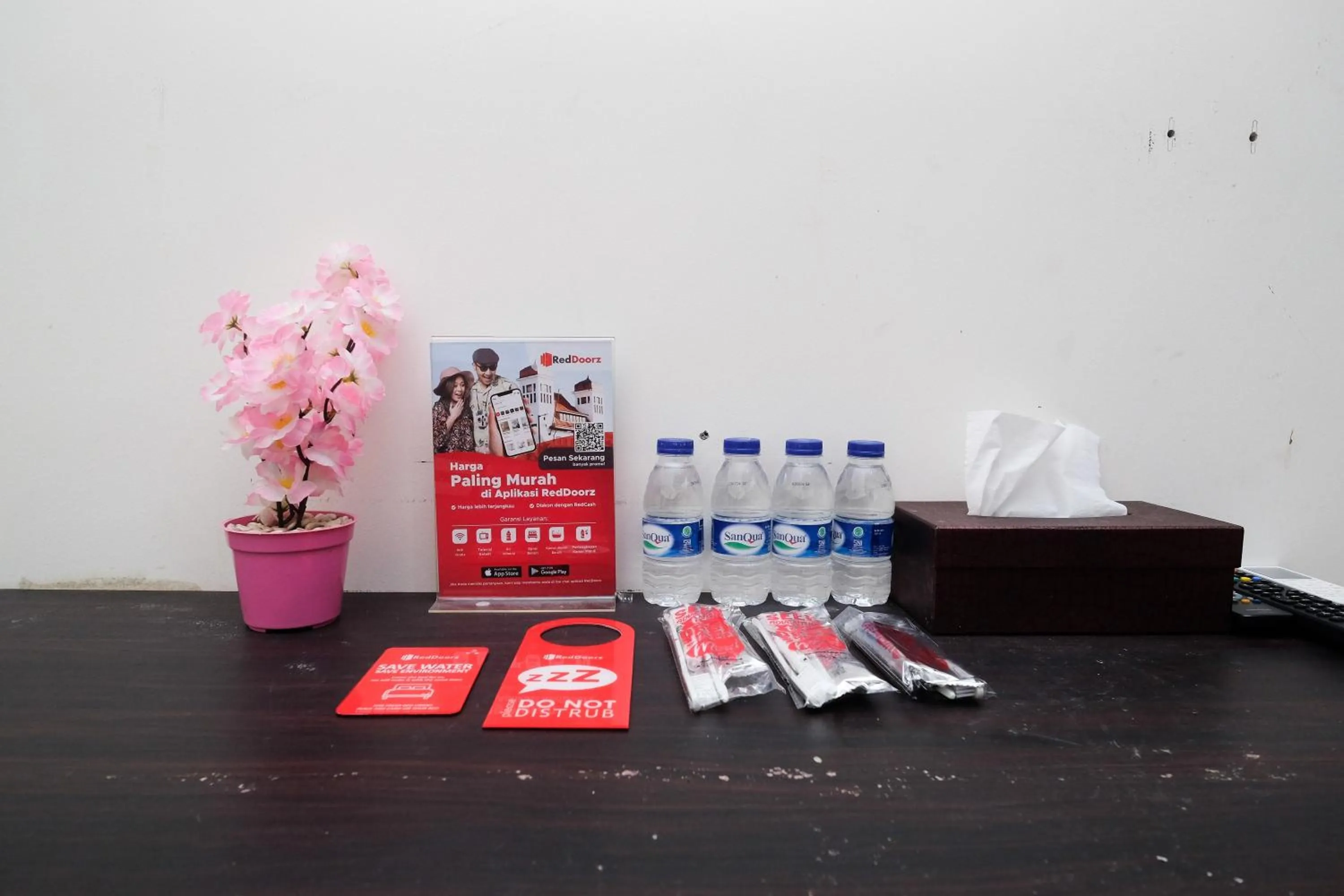 Drinks in RedDoorz Syariah near RS Hermina Yogyakarta