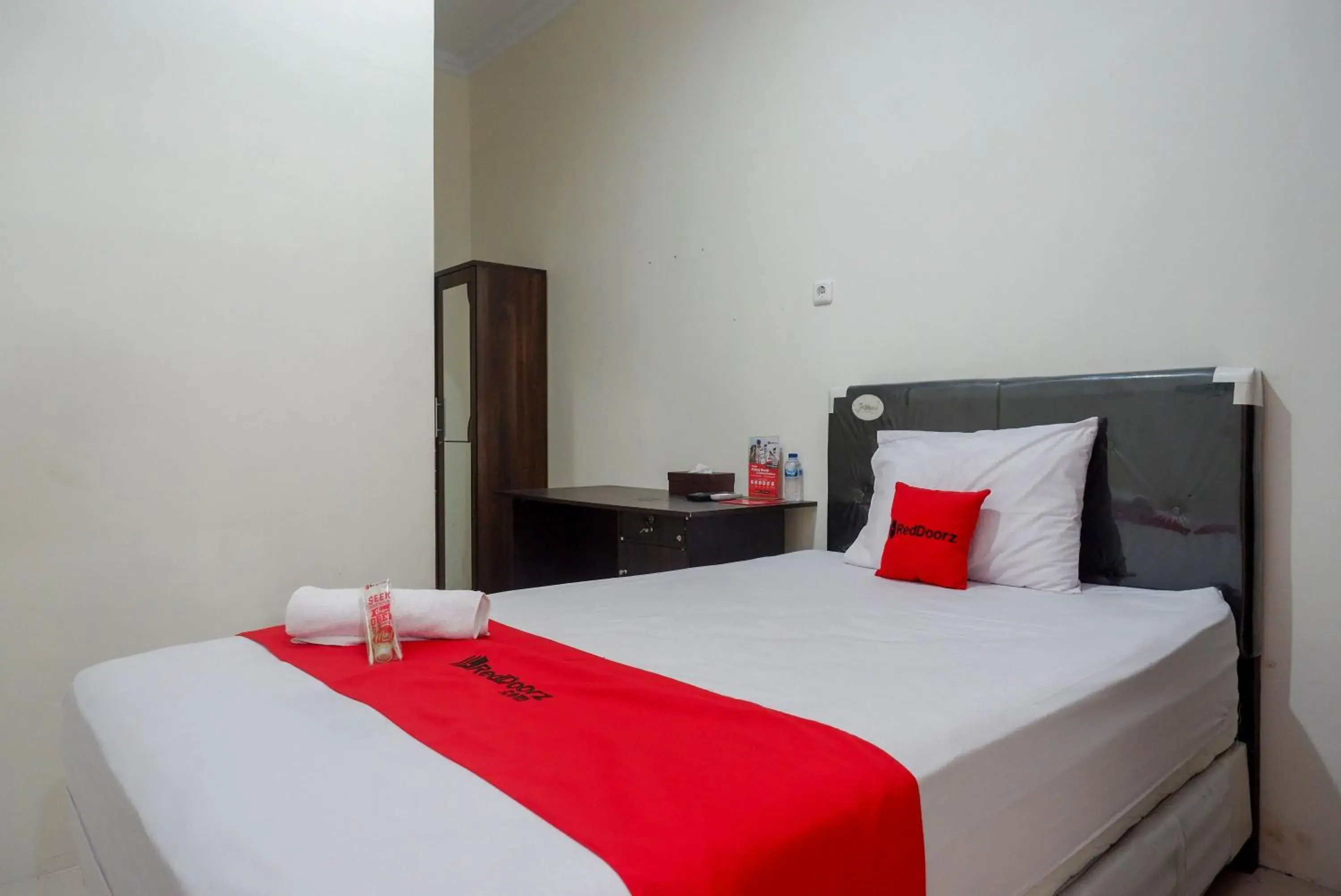 Single Room - single occupancy in RedDoorz Syariah near RS Hermina Yogyakarta Single Room - single occupancy in RedDoorz Syariah near RS Hermina Yogyakarta