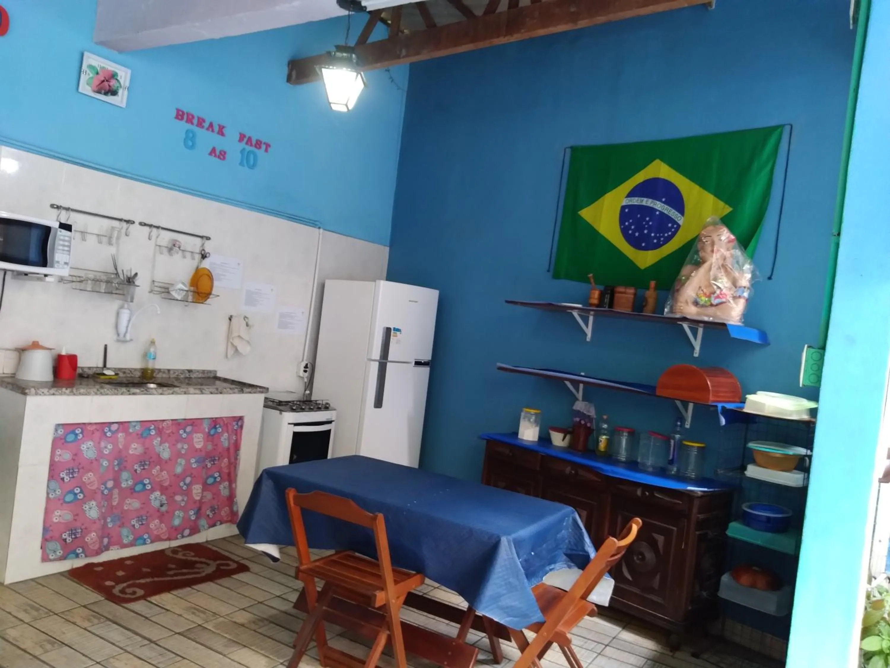 Communal kitchen in Casa da Cacaia e do Henrique