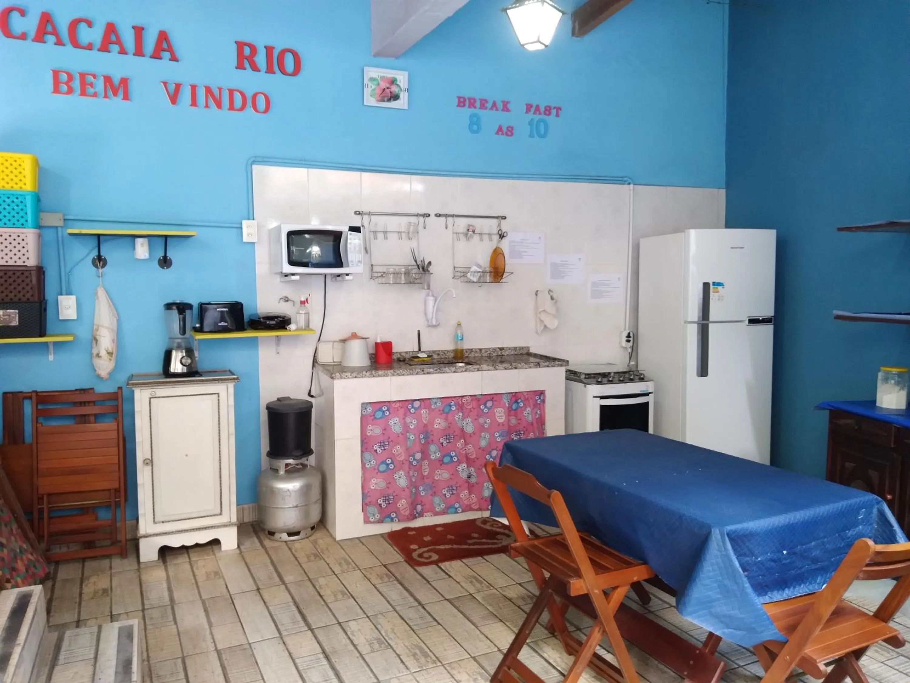 Communal kitchen in Casa da Cacaia e do Henrique