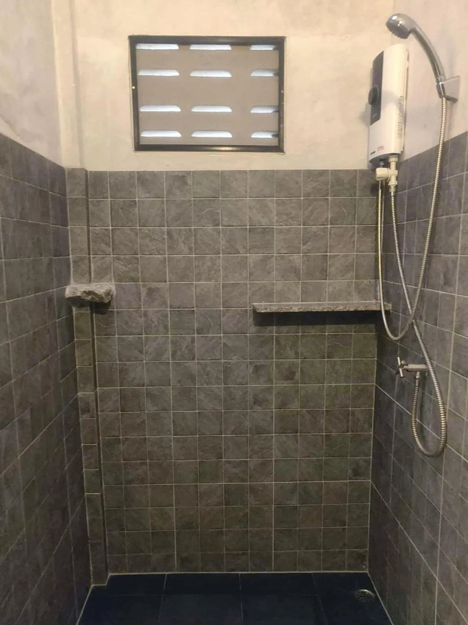 Shower in Fern House Retreat