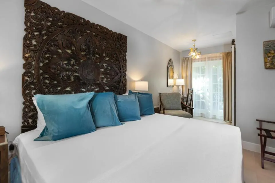 Bedroom, Bed in Shangri-La Springs
