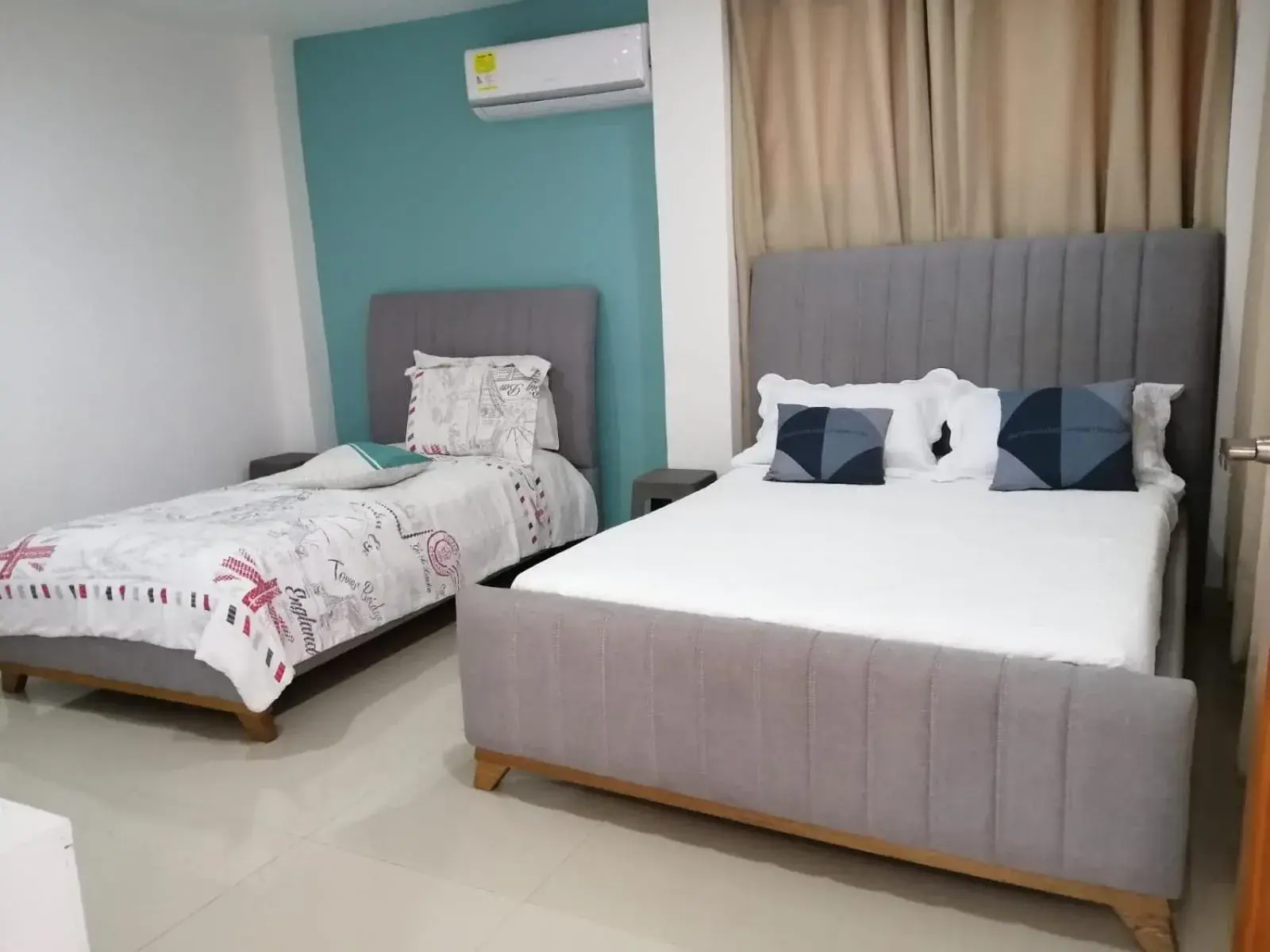 Triple Room in CC House Cartagena Triple Room in CC House Cartagena