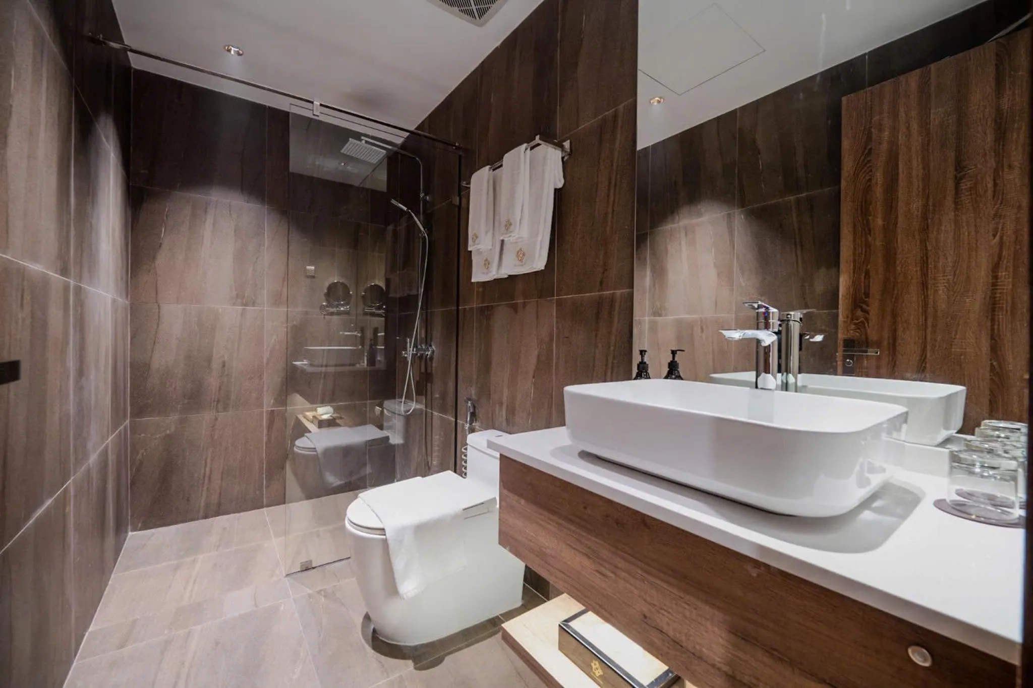 Shower in The Dream Suite