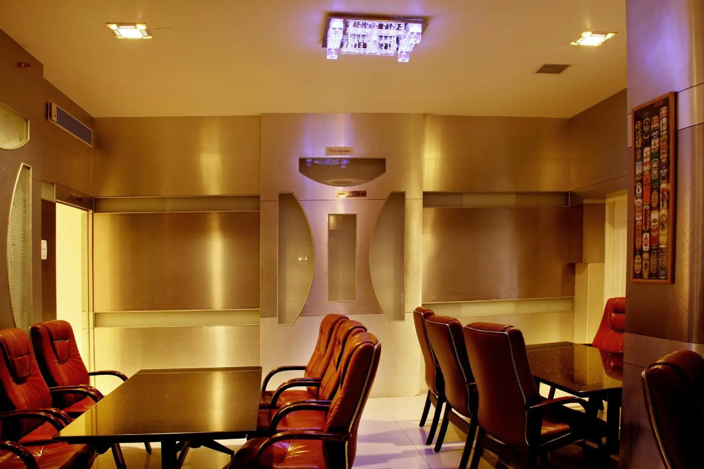 Lounge or bar in Hotel DSF Grand Plaza Lounge or bar in Hotel DSF Grand Plaza