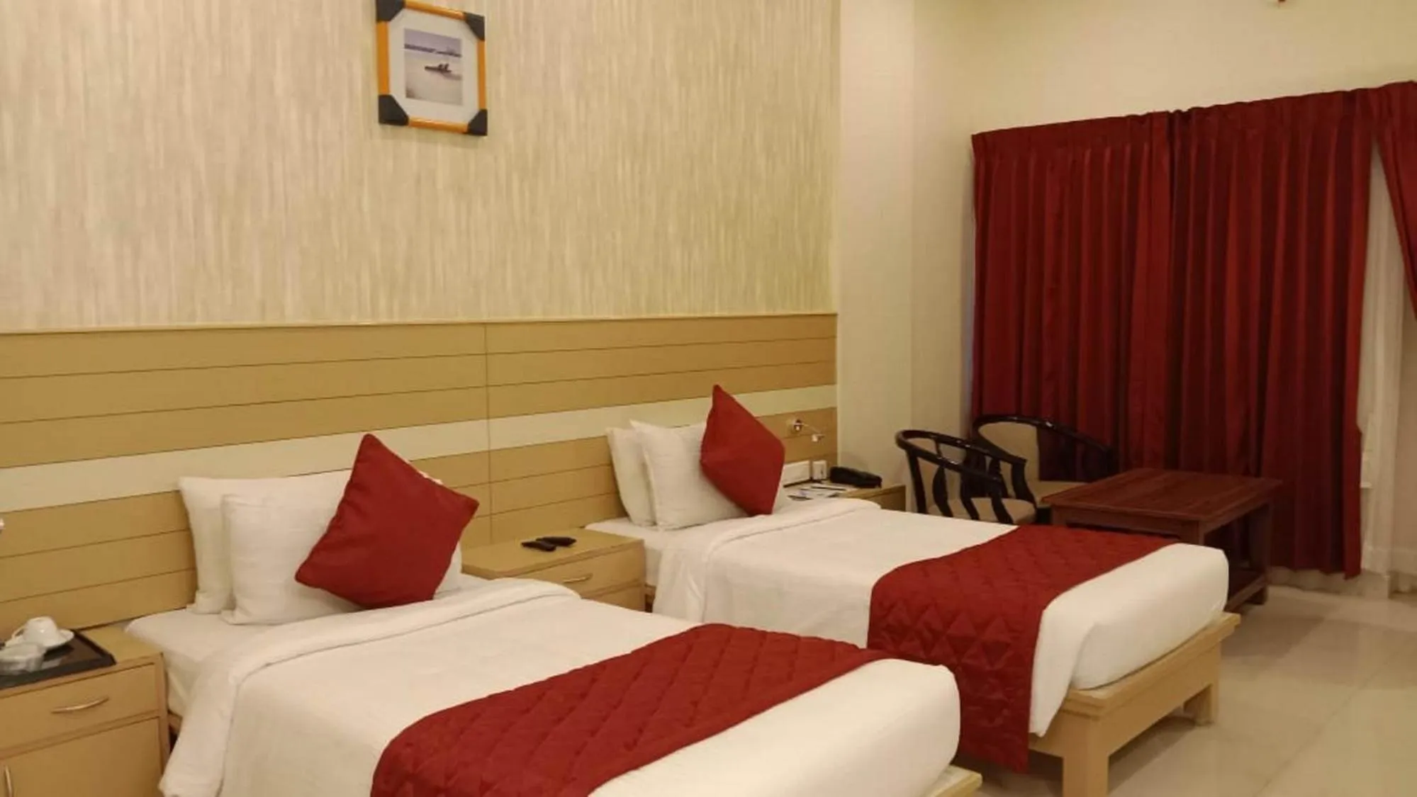 Bed in Hotel DSF Grand Plaza