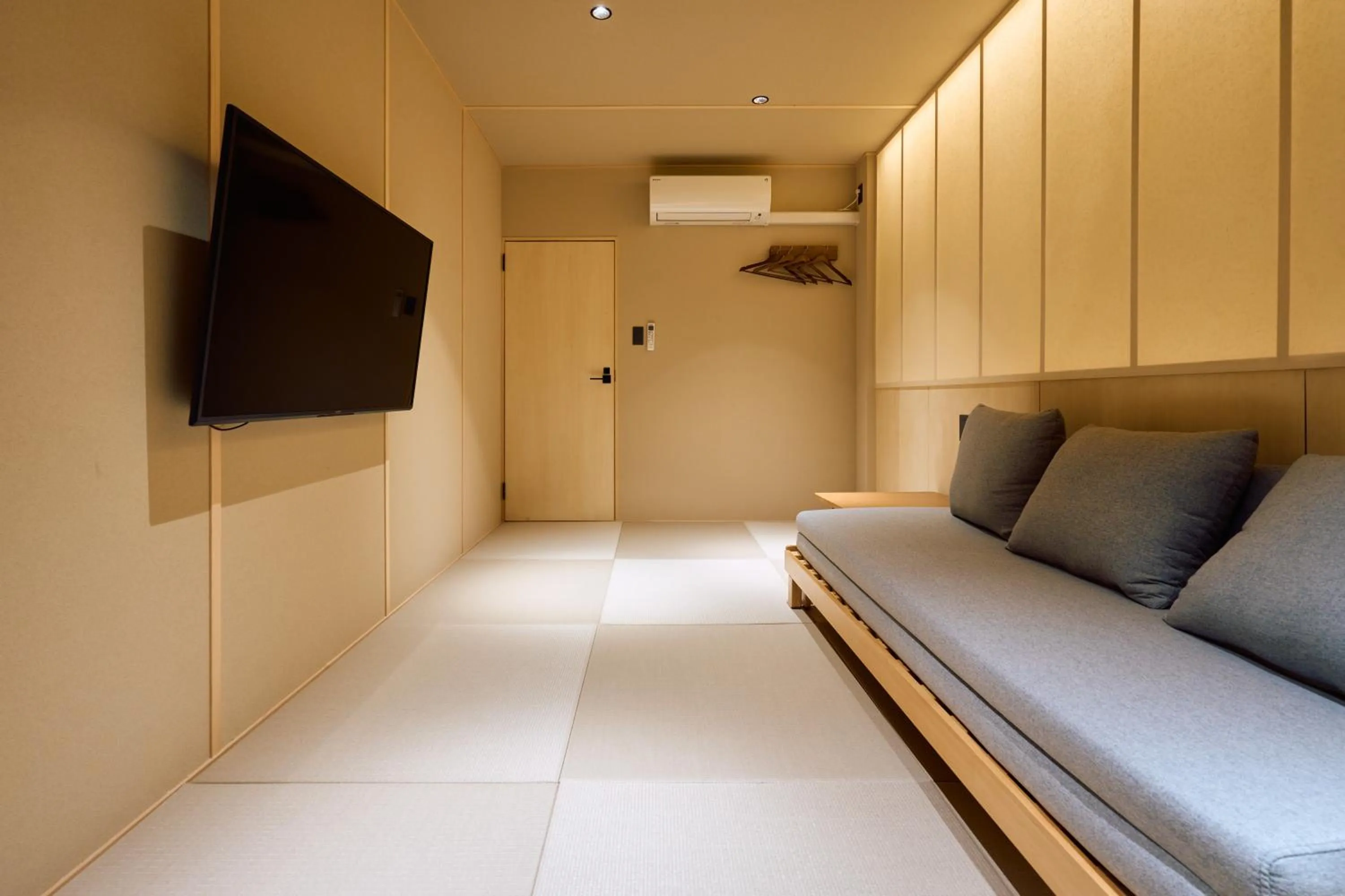 KONJAKUSO Osaka Tempozan "IKESU" Projection M apping SPA "TAKADORO" Wheel View