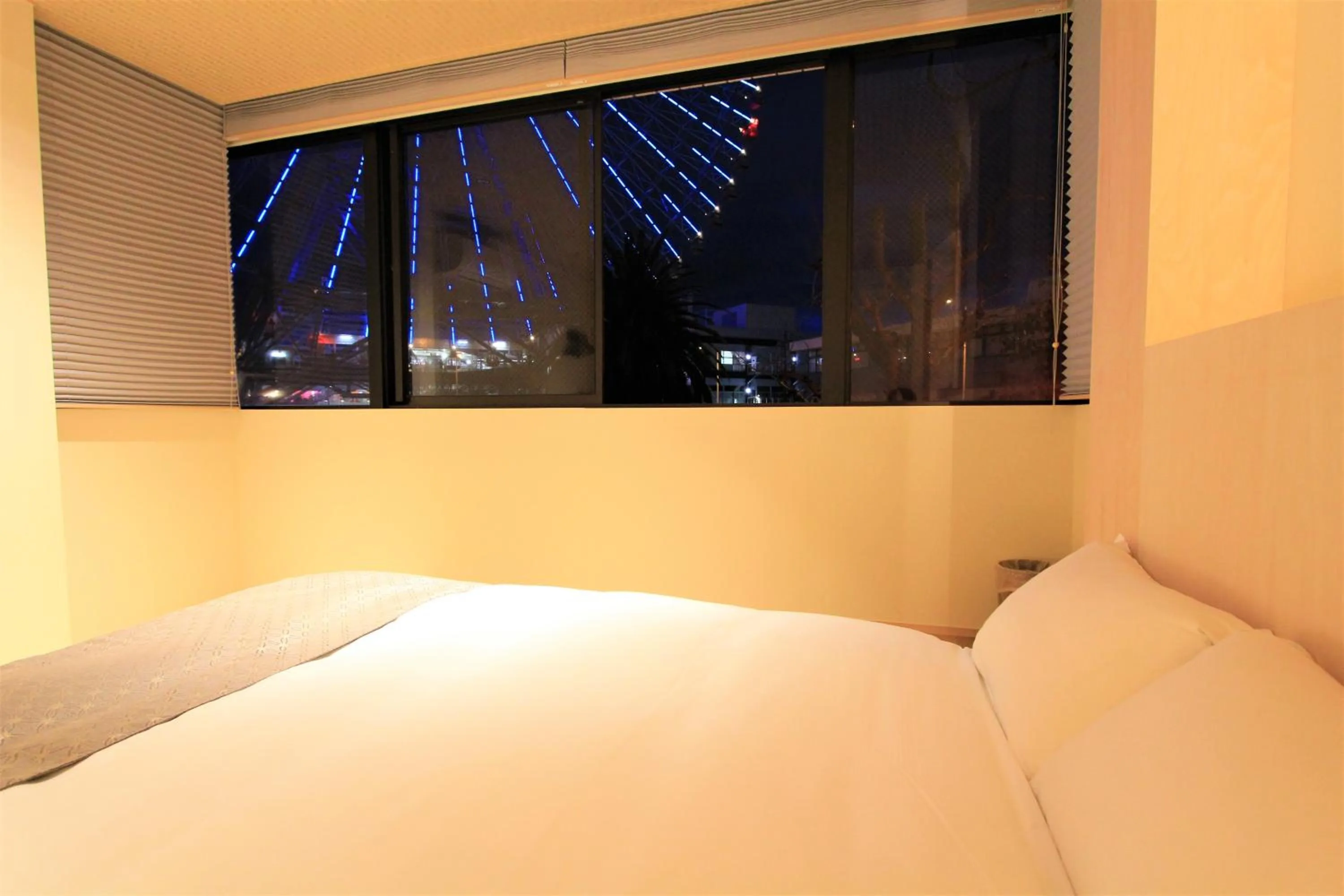 Bed in KONJAKUSO Osaka Tempozan "IKESU" Projection M apping SPA "TAKADORO" Wheel View