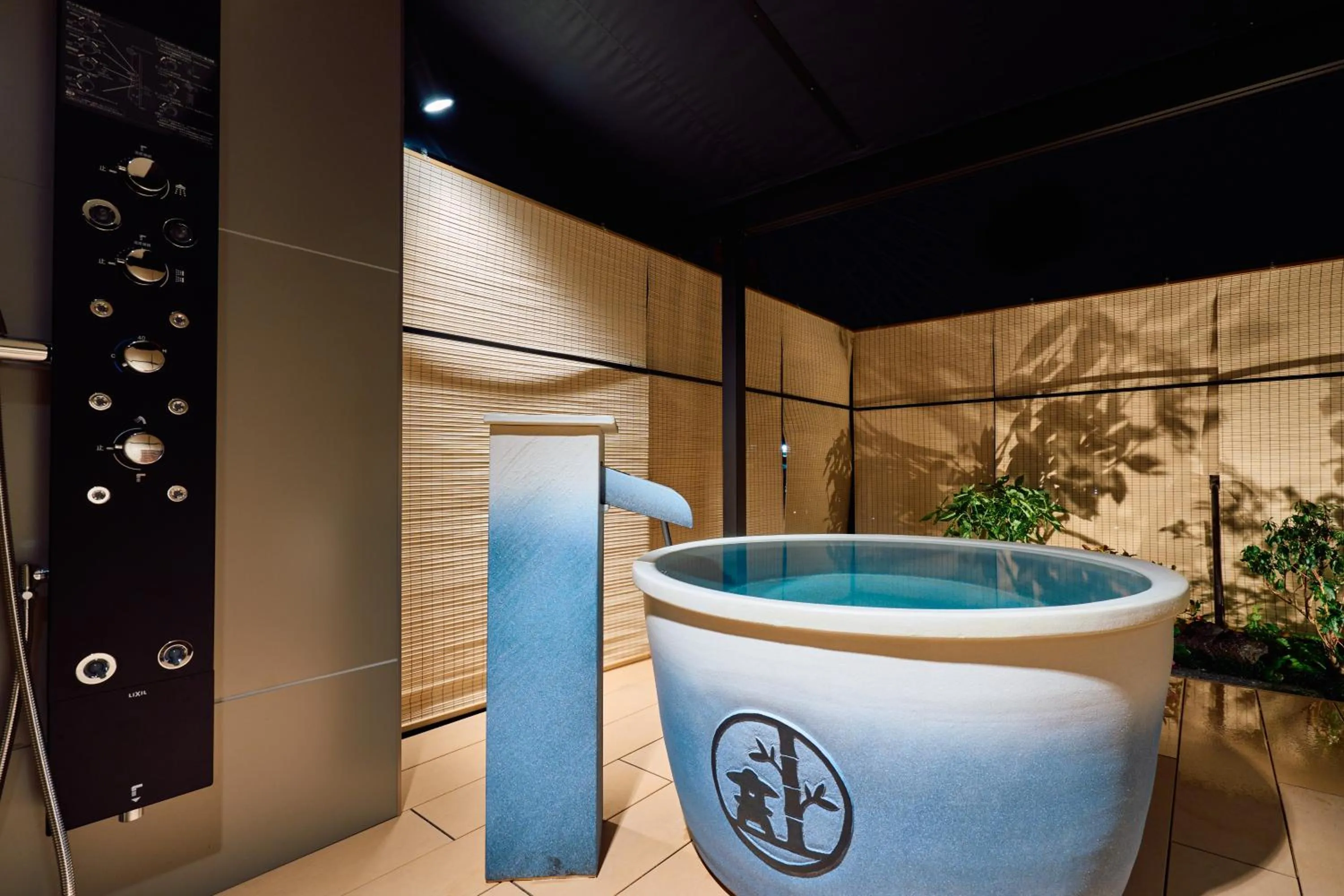 Open Air Bath in KONJAKUSO Osaka Tempozan "IKESU" Projection M apping SPA "TAKADORO" Wheel View