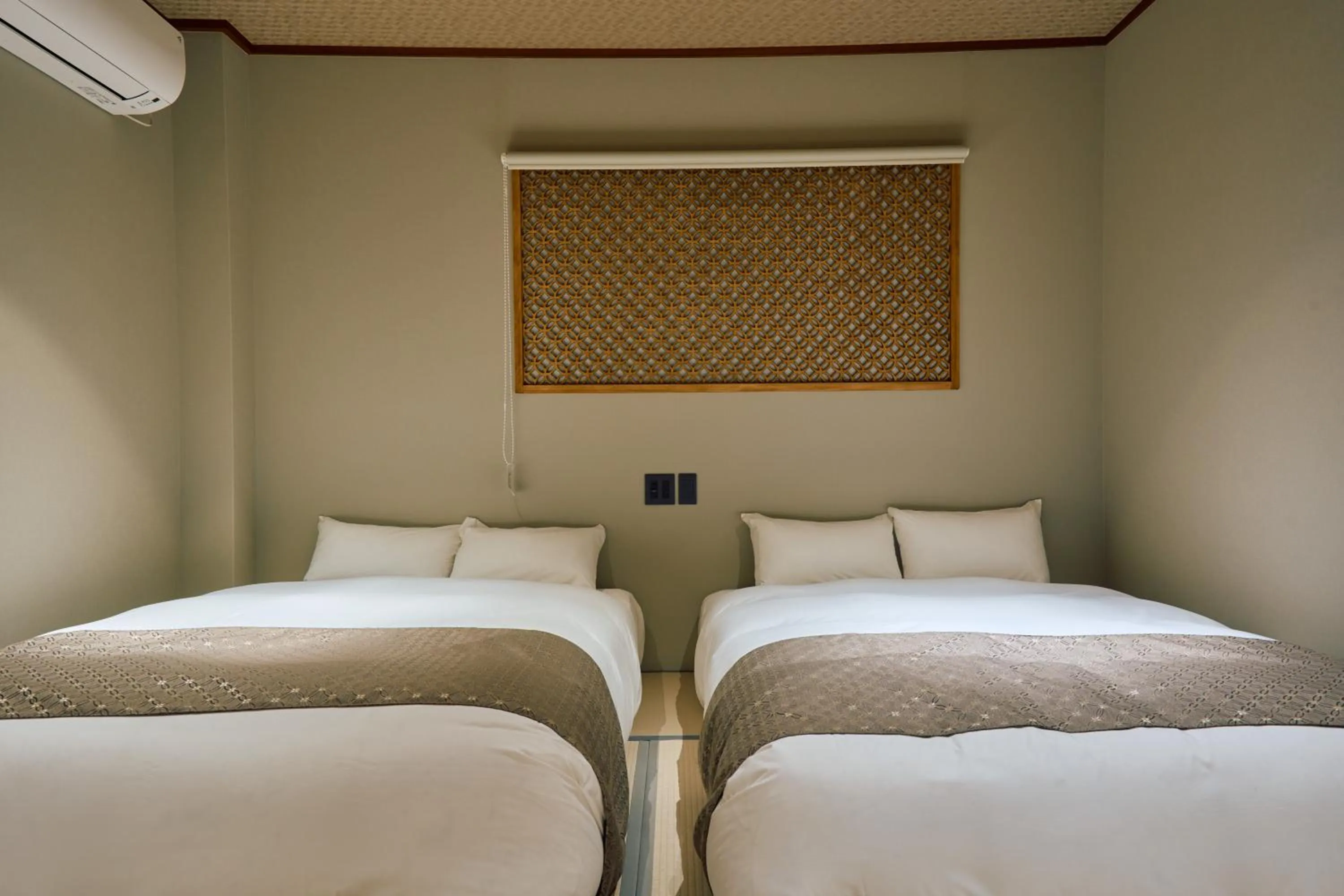 Bed in KONJAKUSO Osaka Tempozan "IKESU" Projection M apping SPA "TAKADORO" Wheel View