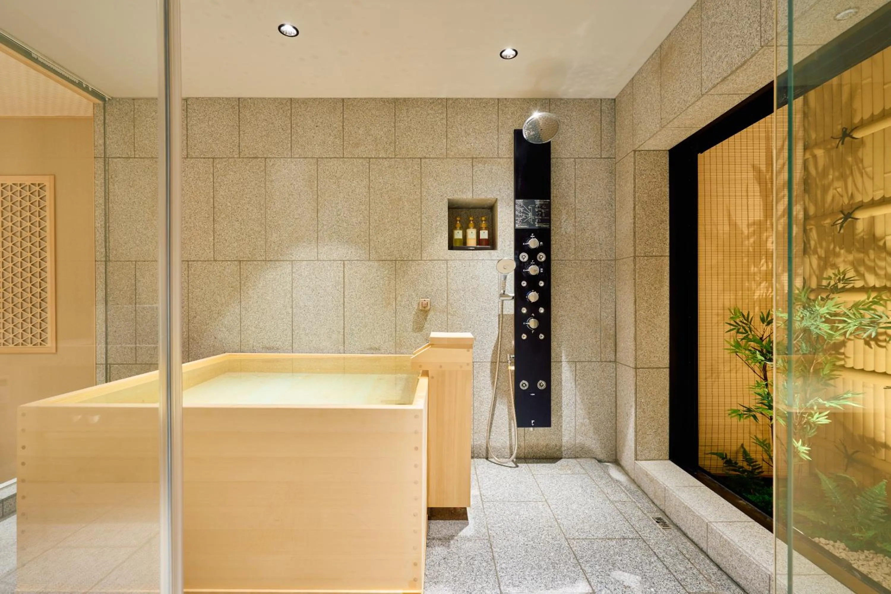 KONJAKUSO Osaka Tempozan "IKESU" Projection M apping SPA "TAKADORO" Wheel View