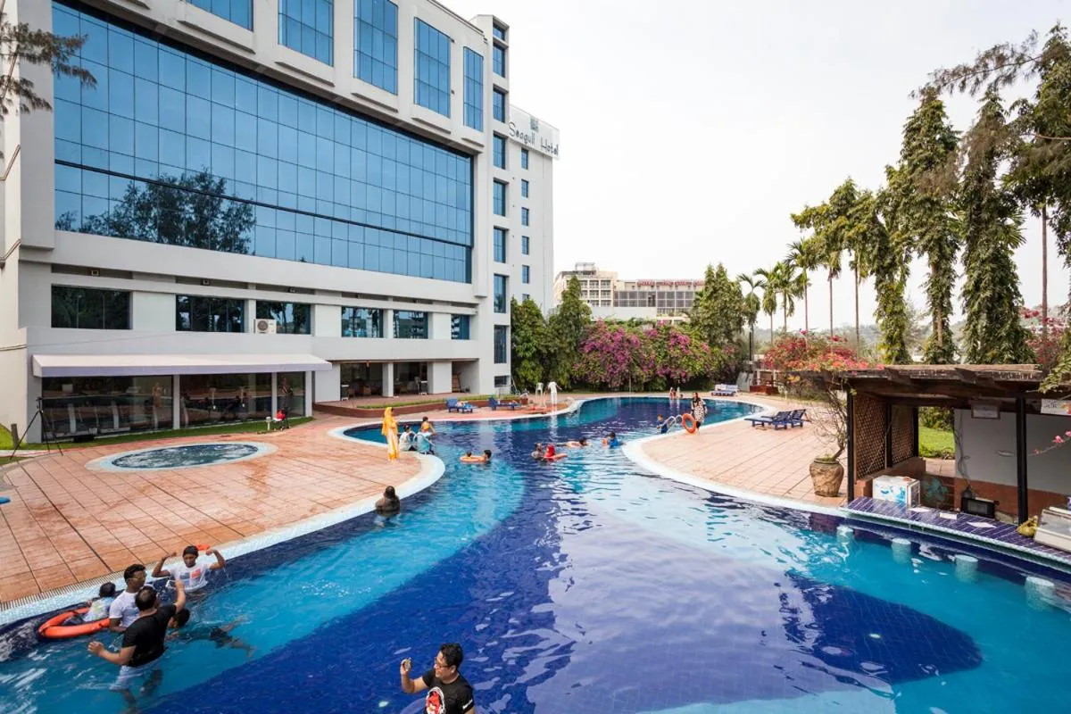 Swimming pool in Seagull Hotel Ltd