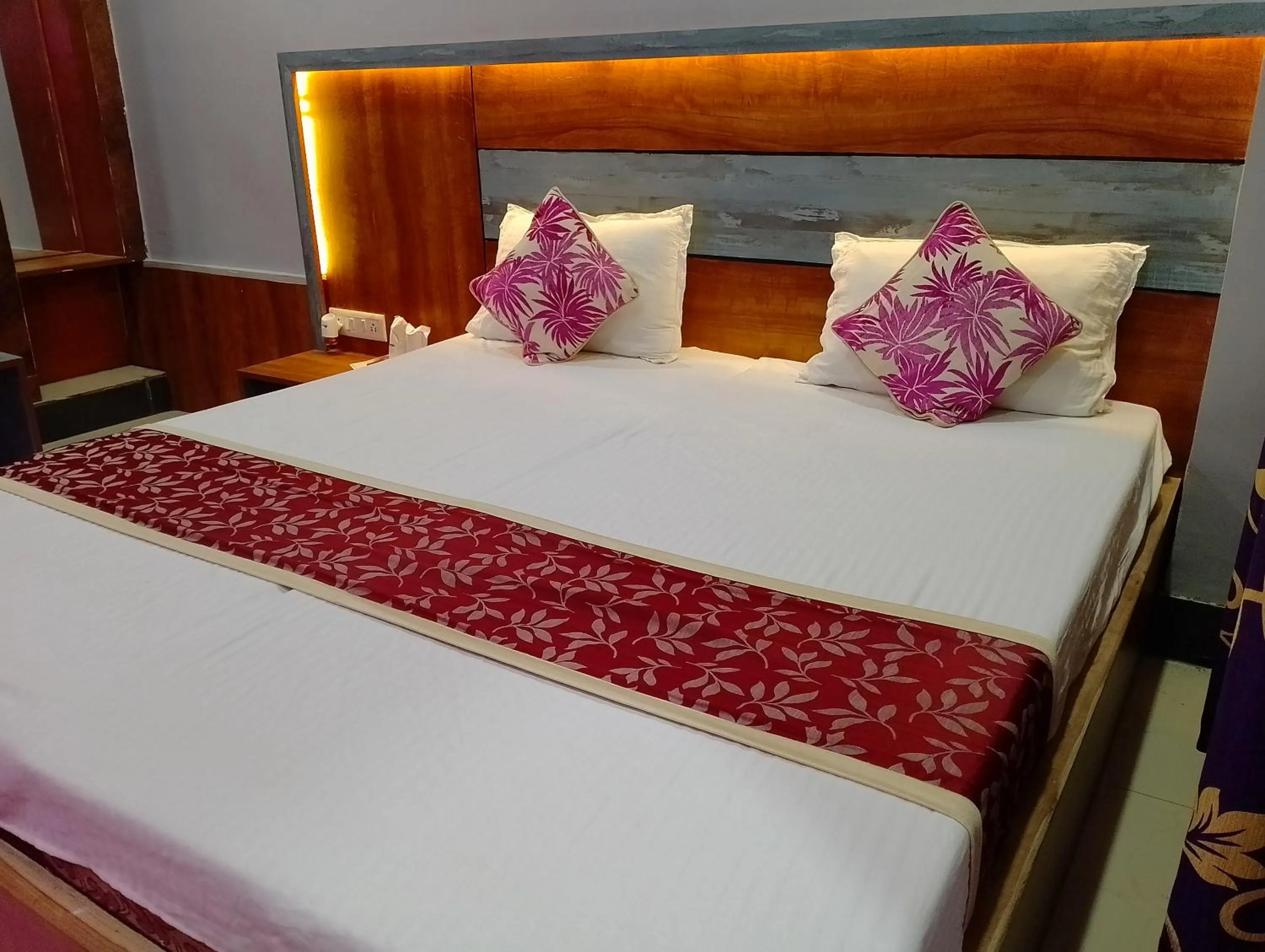 Breakfast, Bed in Hotel City Park