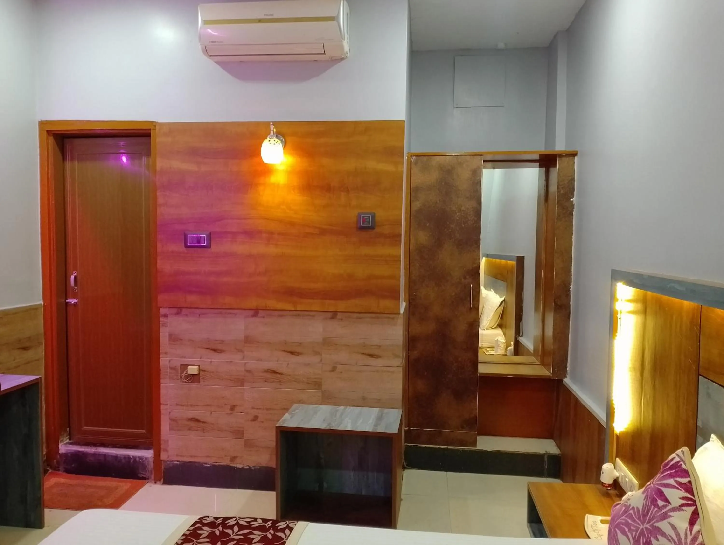 Photo of the whole room, Bed in Hotel City Park